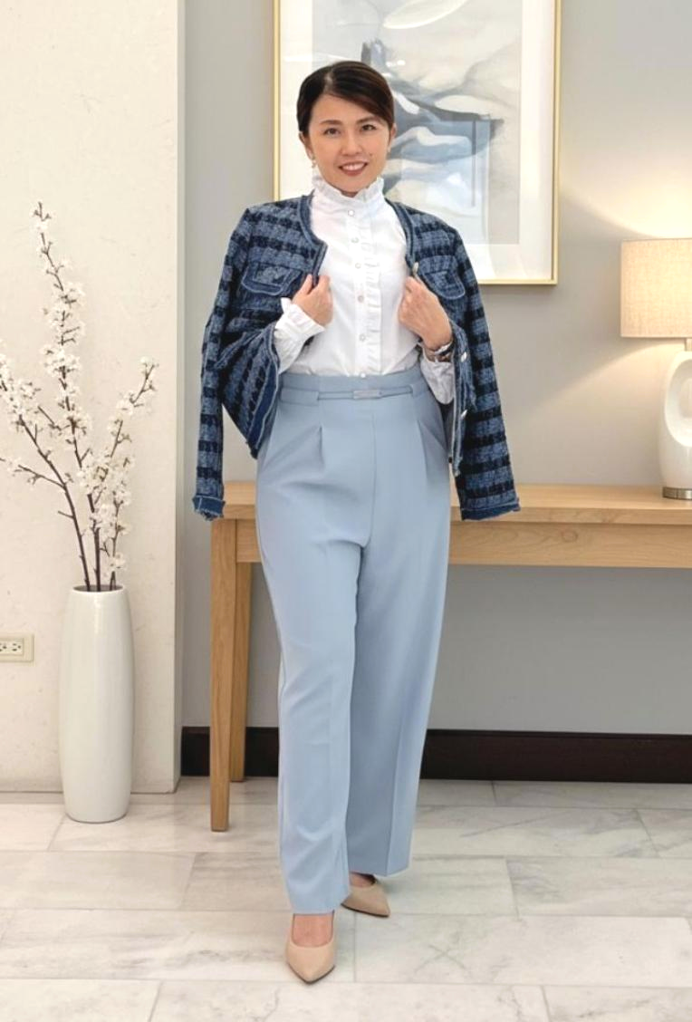 Chic Tweed Jacket with Contrast Trim