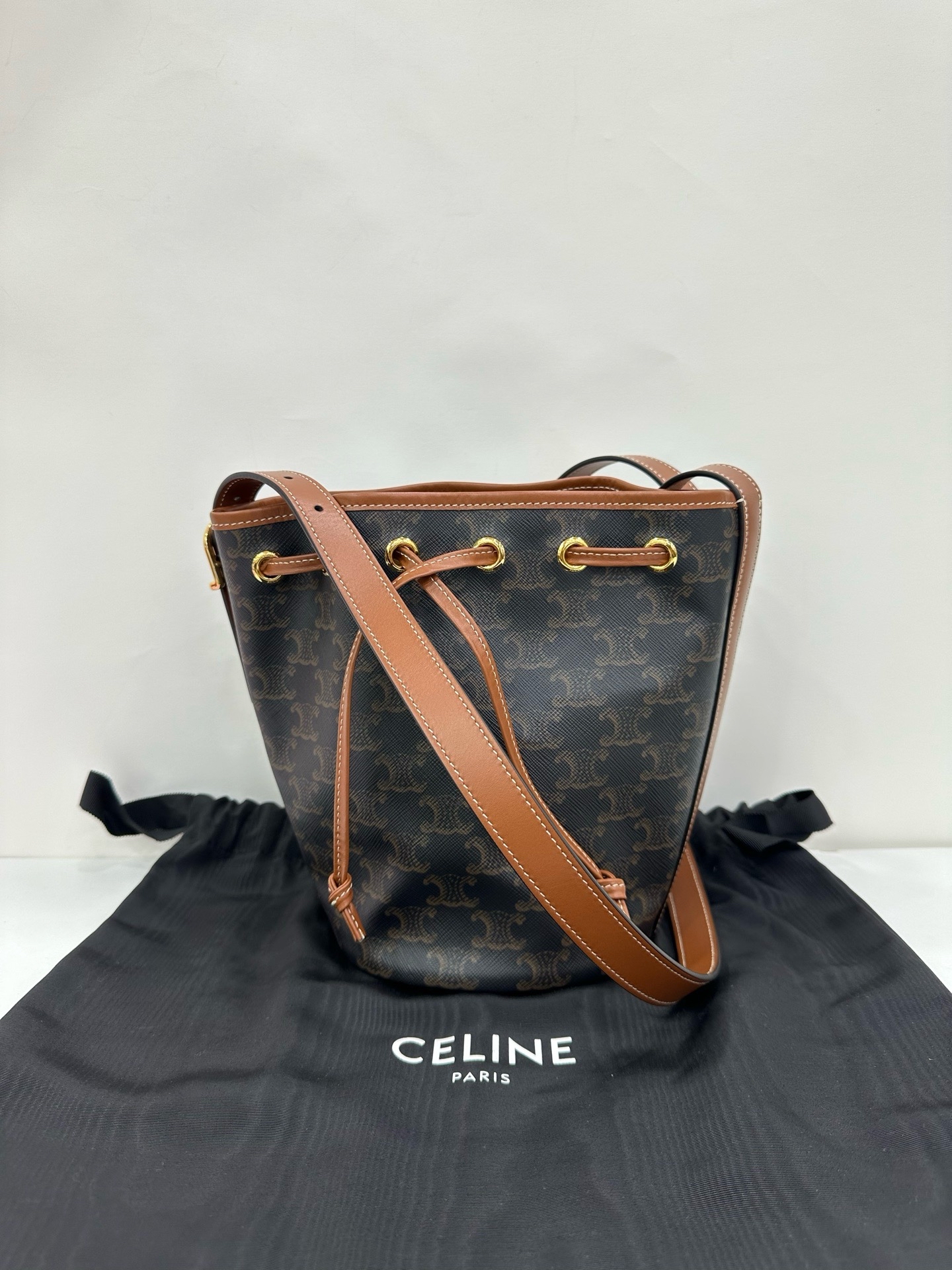 直播貨品 |  [1個-$100 2個-$300］E03