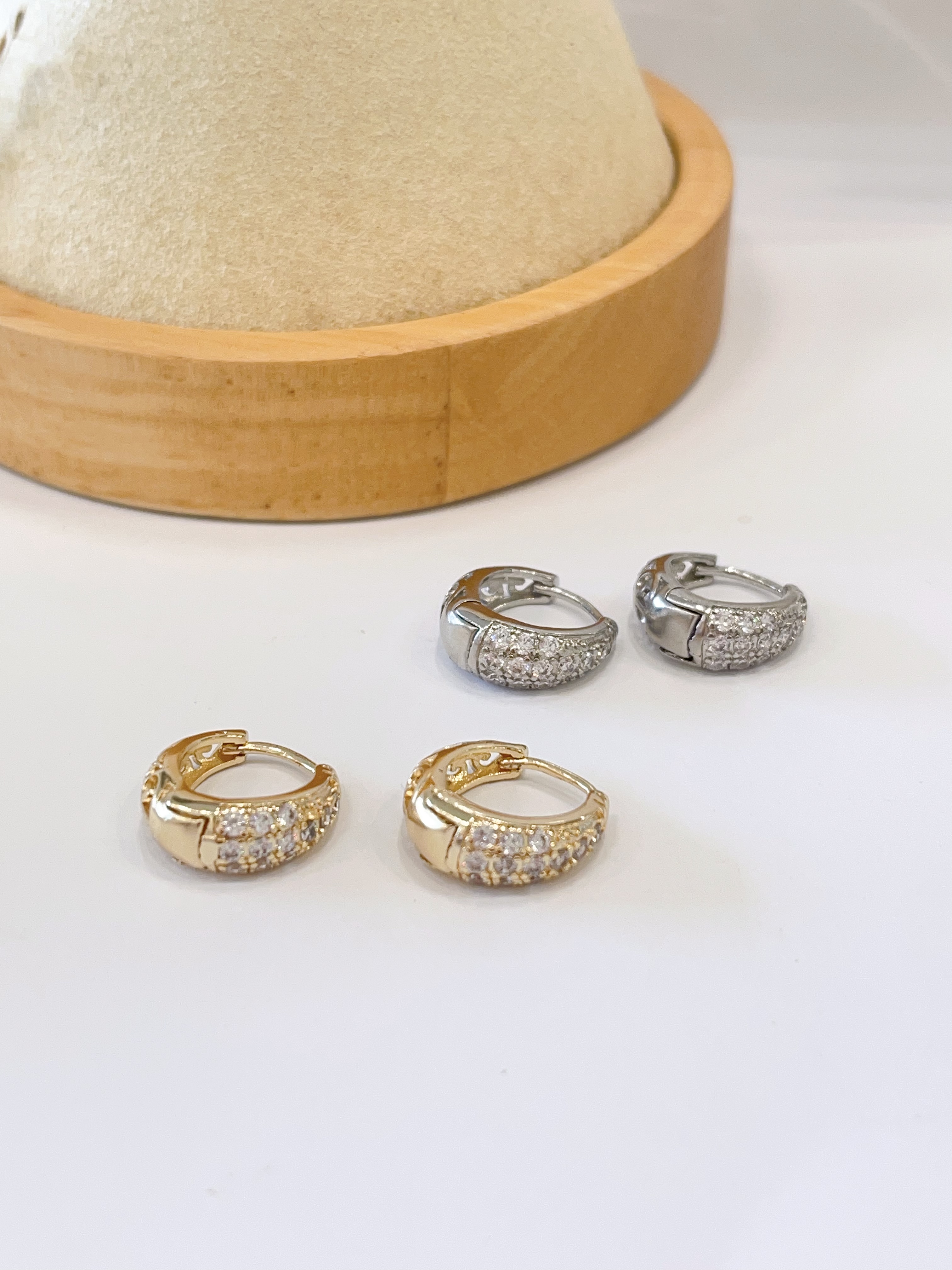 细闪晨露镶钻耳环