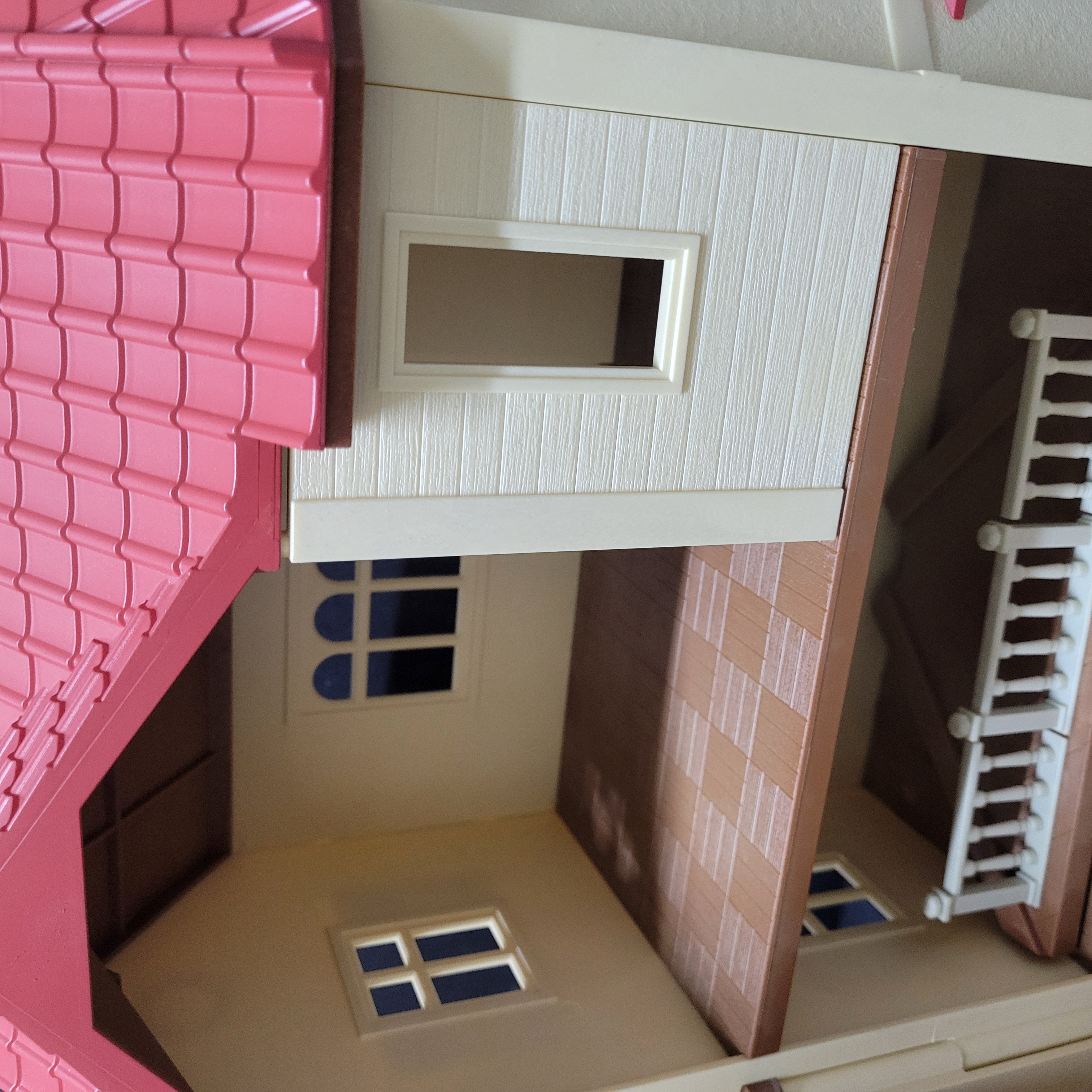 森林家族紅屋（香港順豐站包郵）