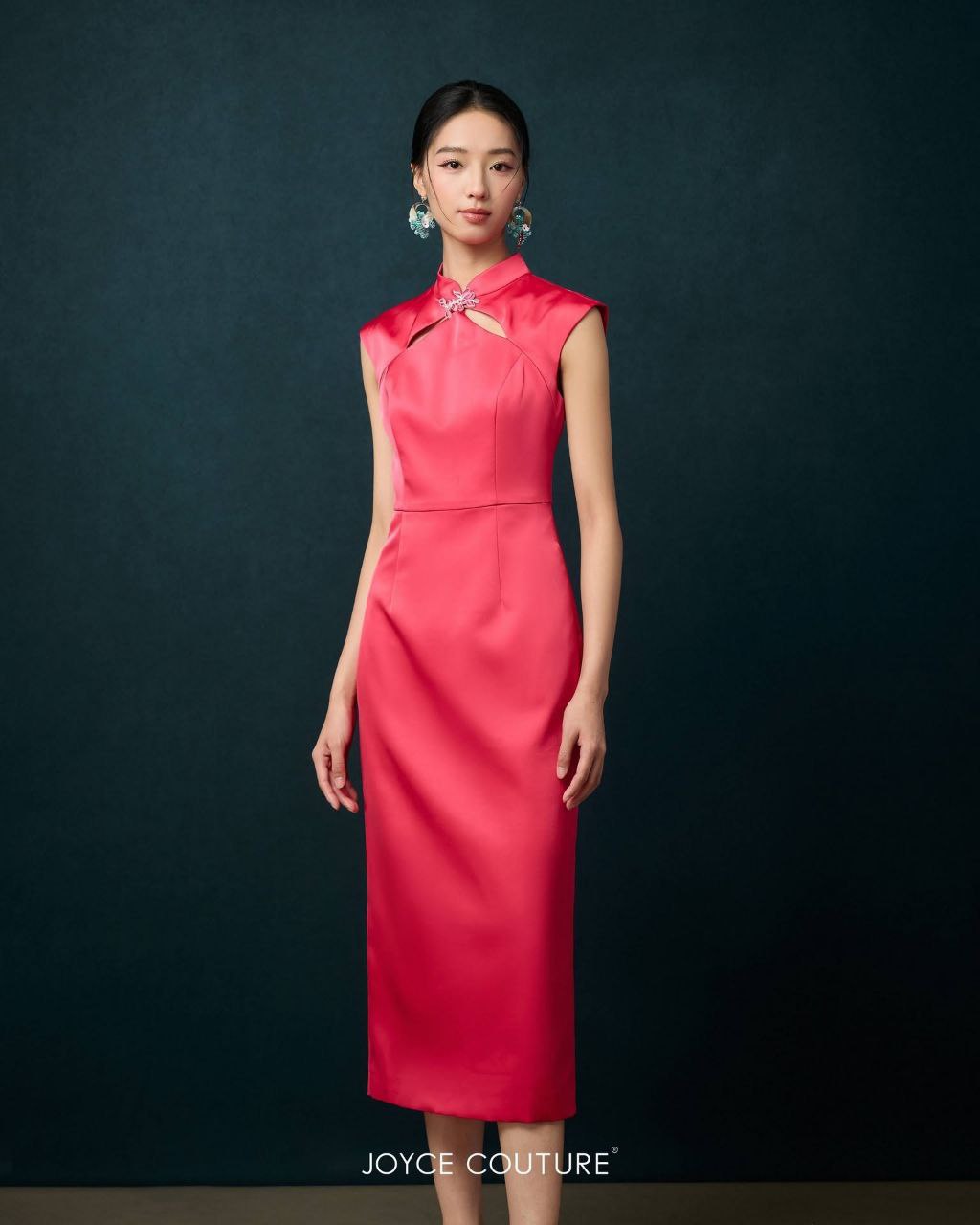 现代旗袍后开叉 D0365