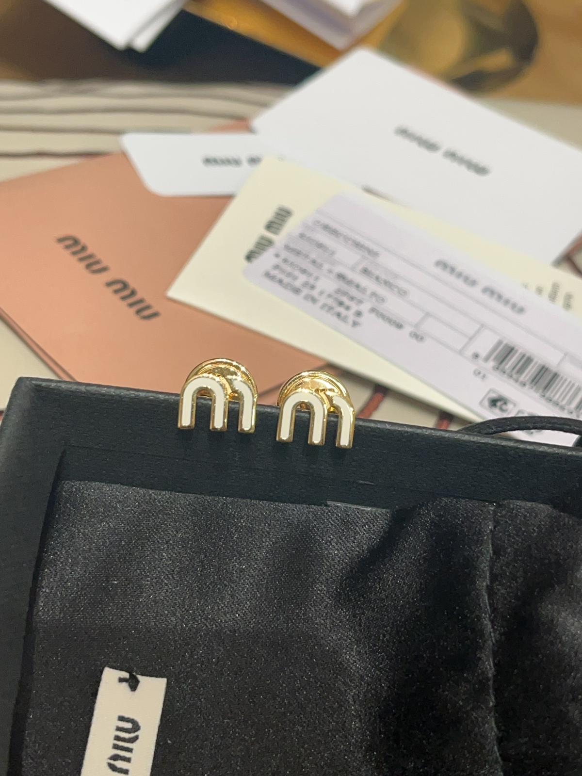 未使用品 Miu Miu Earrings 100%Authentix, Unused ✅收據✅Dust bag✅Box