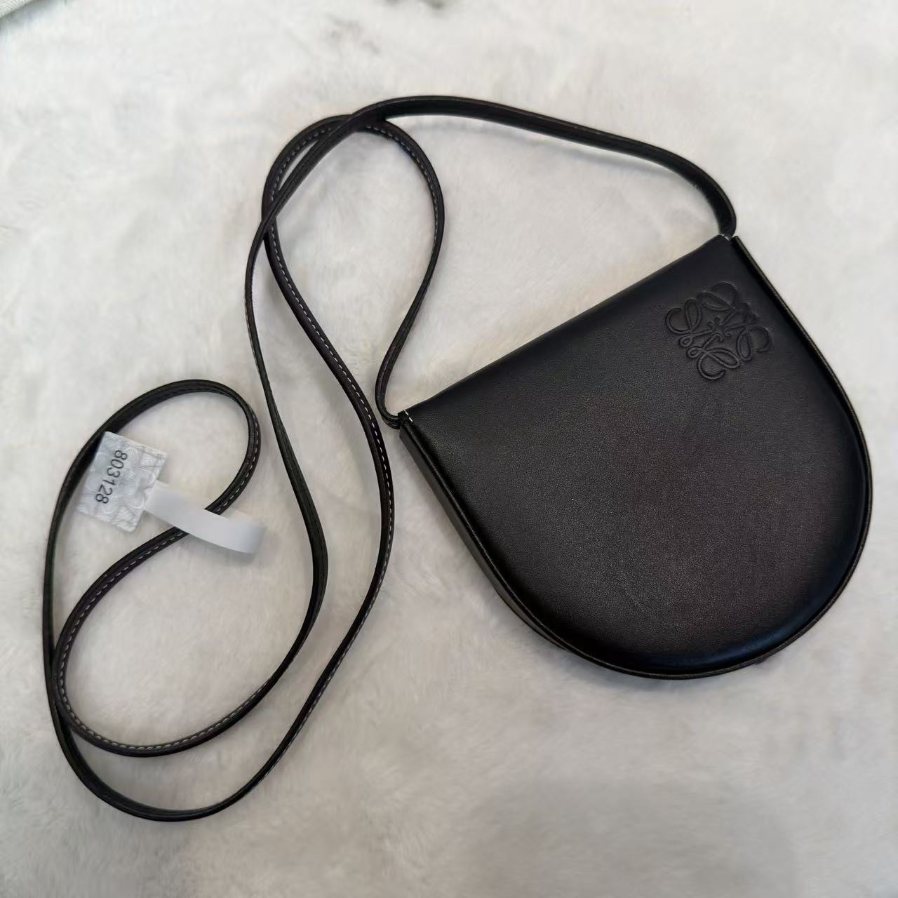 ▪️迷你x可愛小個子最愛 Loewe calfskin heel pouch