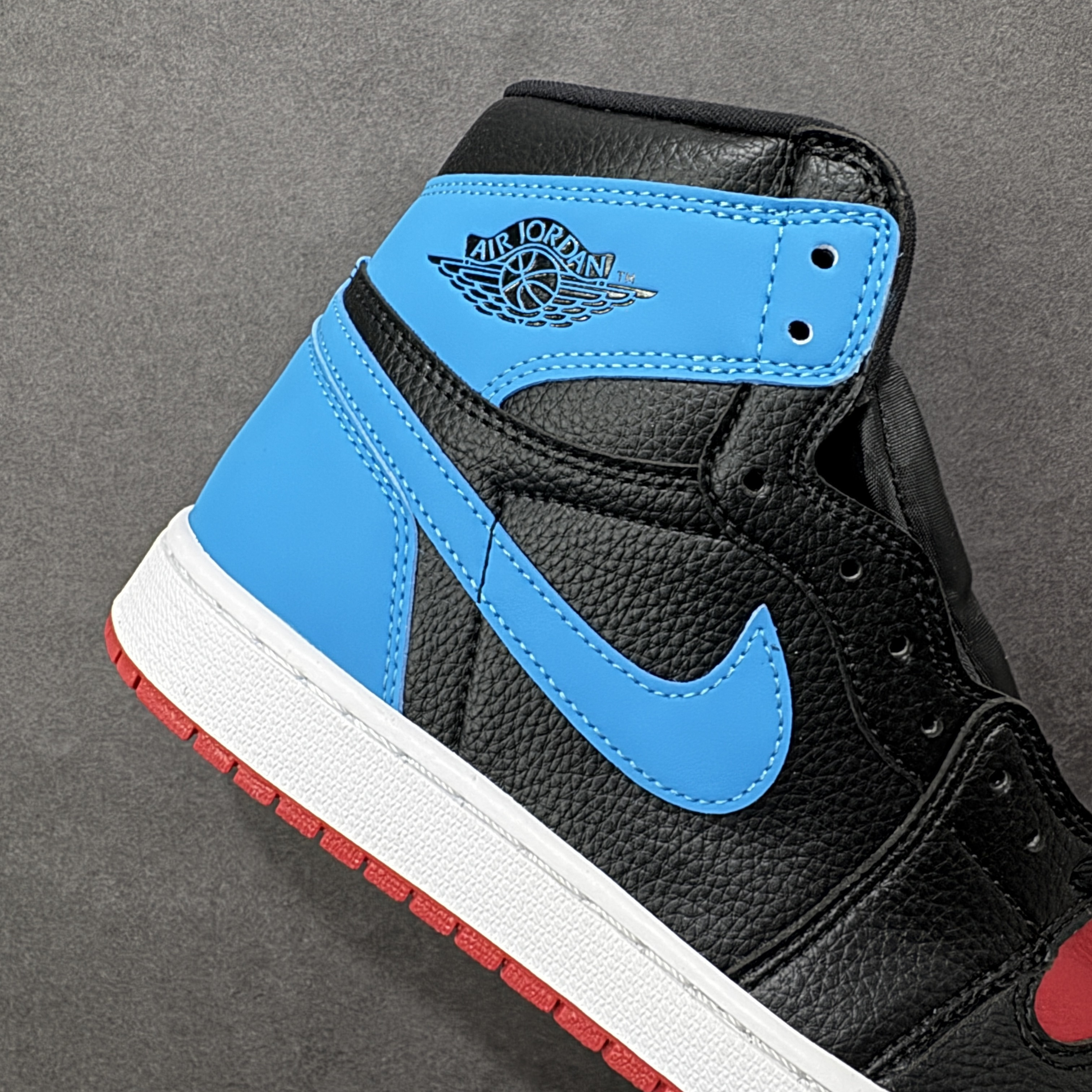 Nike Air Jordan 1 Retro High OG CD0461-046