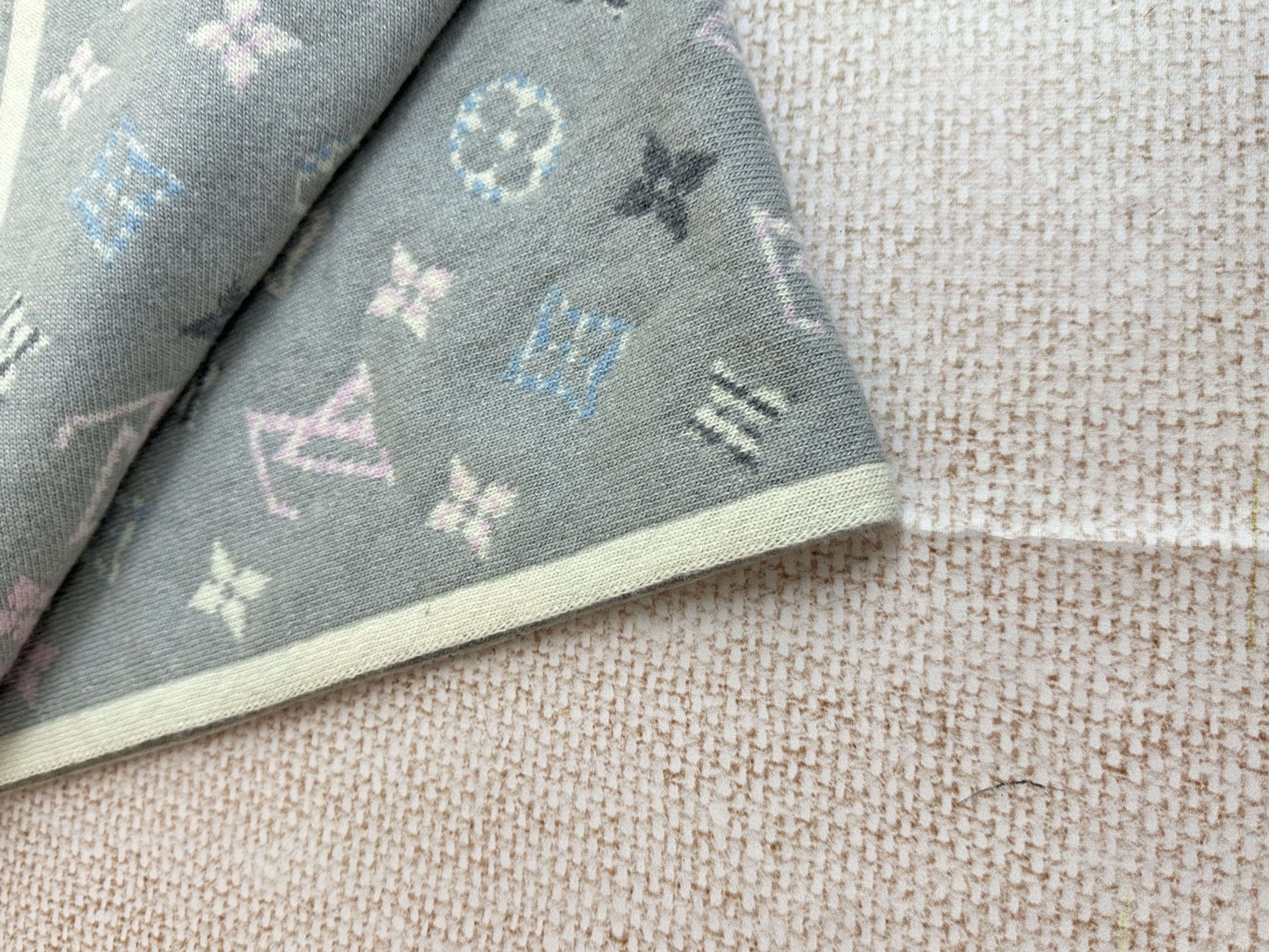 Pre-owned Louis Vuitton Scarf/ Product Code: 26040603