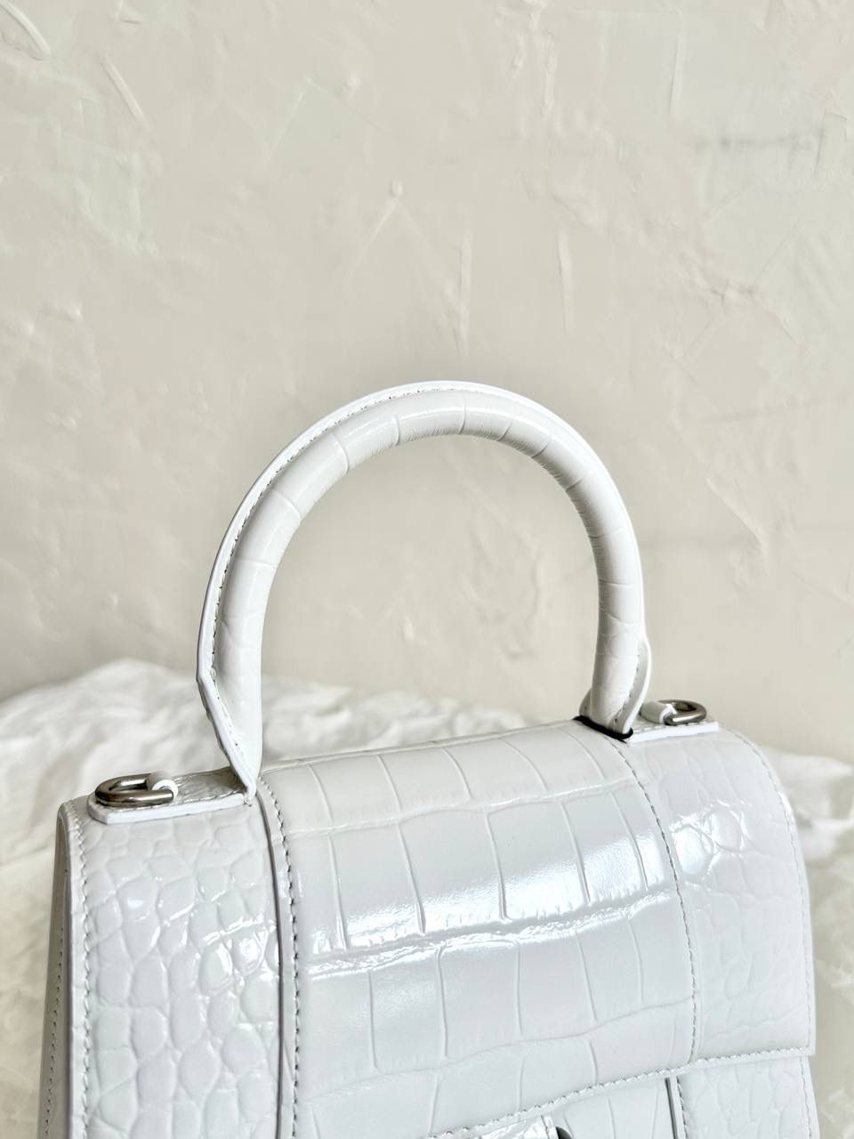 经典款🔥鳄鱼纹白银加小号XS/19cm🥚 hourglass沙漏包【正品级】 1.最新包型➕细节 2.唯一正确的圆形手柄 3.全网独家正确版官网包装 (非市场版本，礼品盒/说明说/吊牌/织带/防尘袋/礼品袋，均拿ZP开发对版⚠️) XS：19×13×8cm592833m S：23×15×10cm593546m