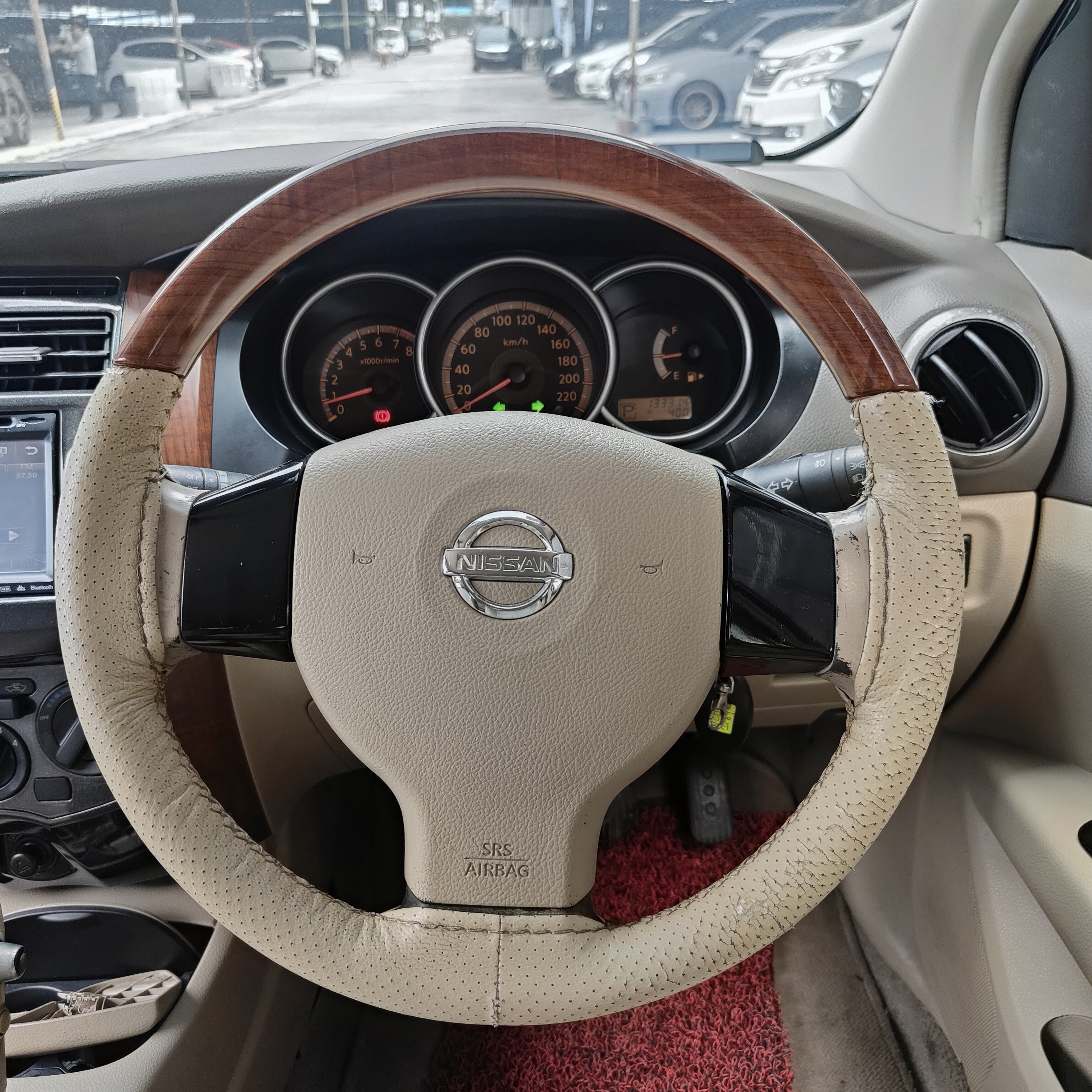2009 NISSAN GRAND LIVINA 1.8 