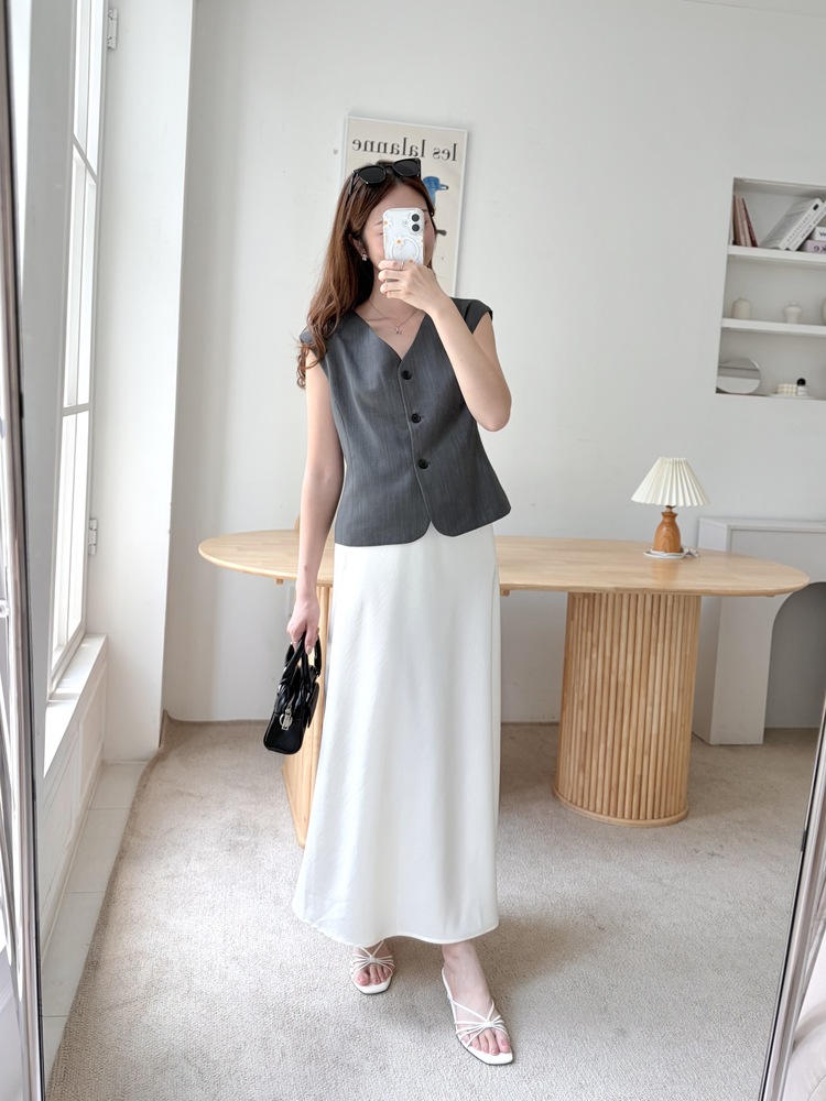 Satin Structured Skirt (Ivory)