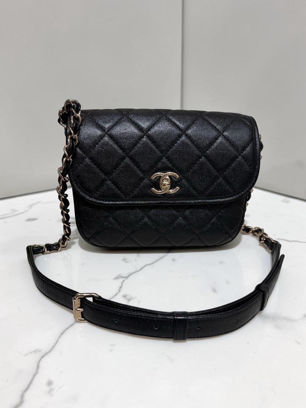 Chanel flap bag cc logo 黑色荔枝牛皮 ,100%Authentic ,98%new ✅31 card✅dust bag✅box