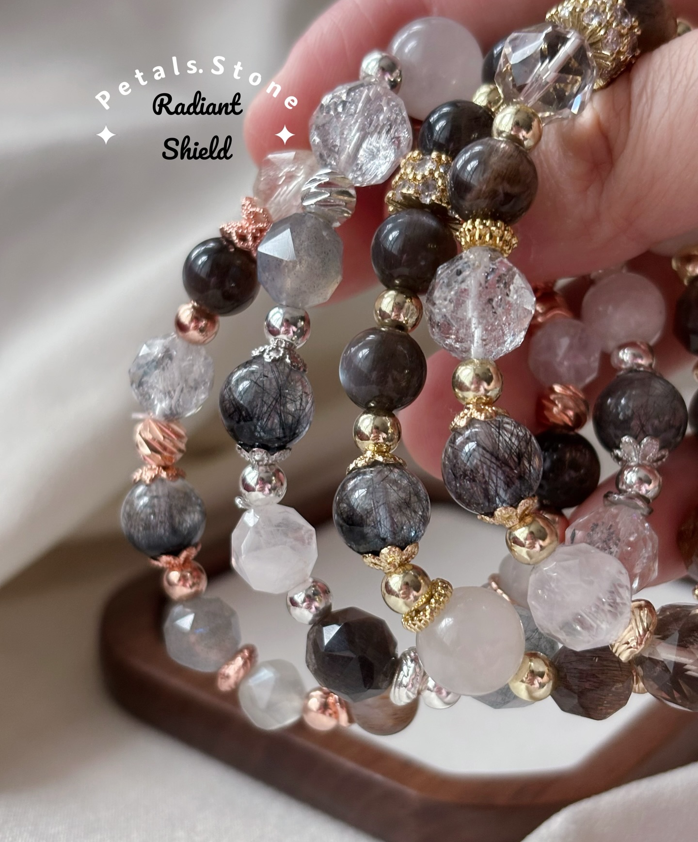 ౨ৎ𝐑𝐚𝐝𝐢𝐚𝐧𝐭 𝐒𝐡𝐢𝐞𝐥𝐝★彡