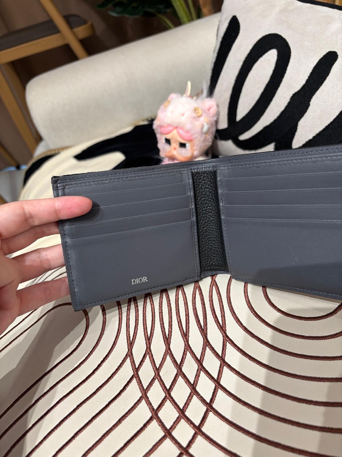 Dior Short Wallet 100%Authentic, 95%New