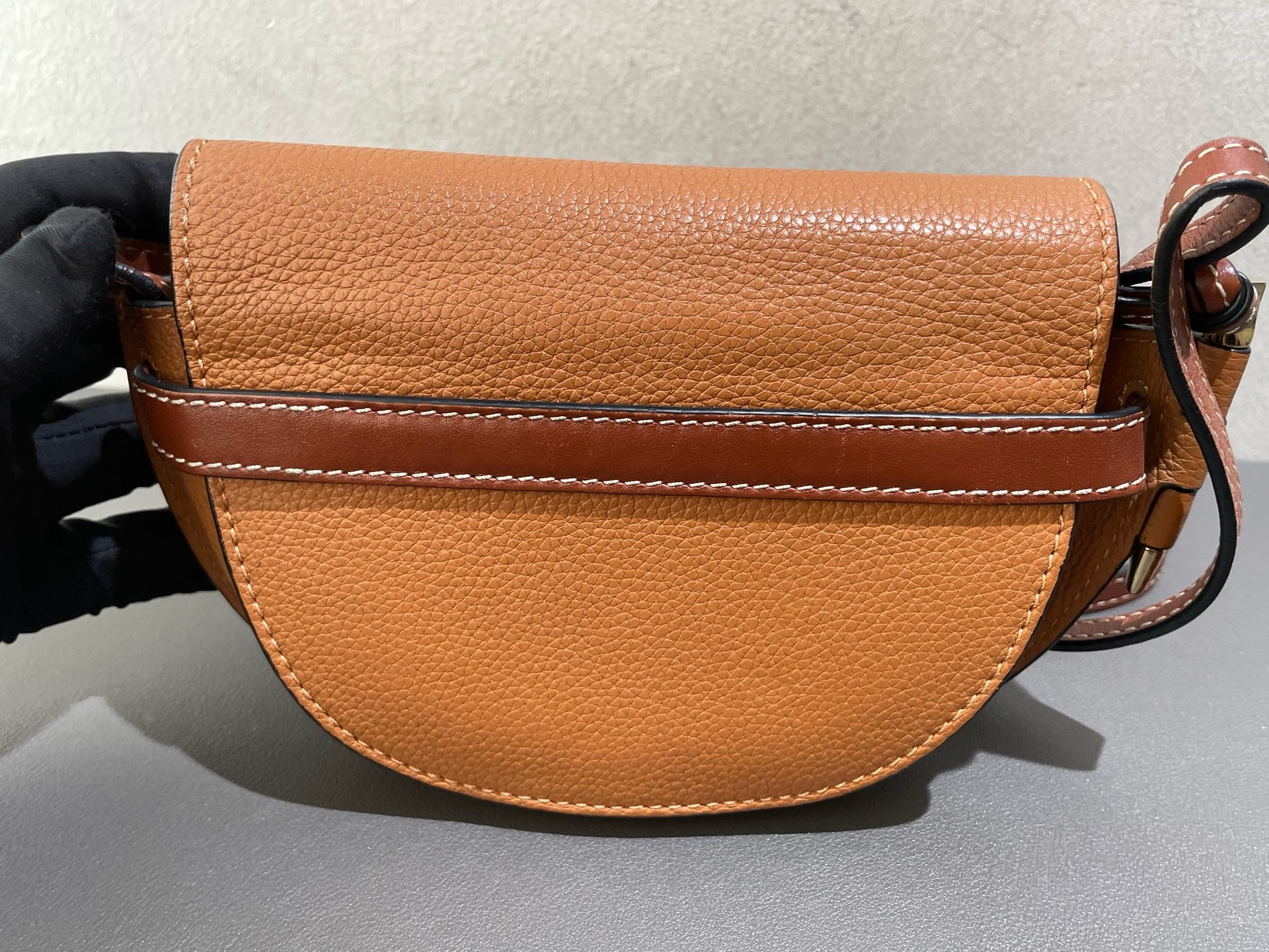 【預訂貨品】Loewe gate mini焦糖色