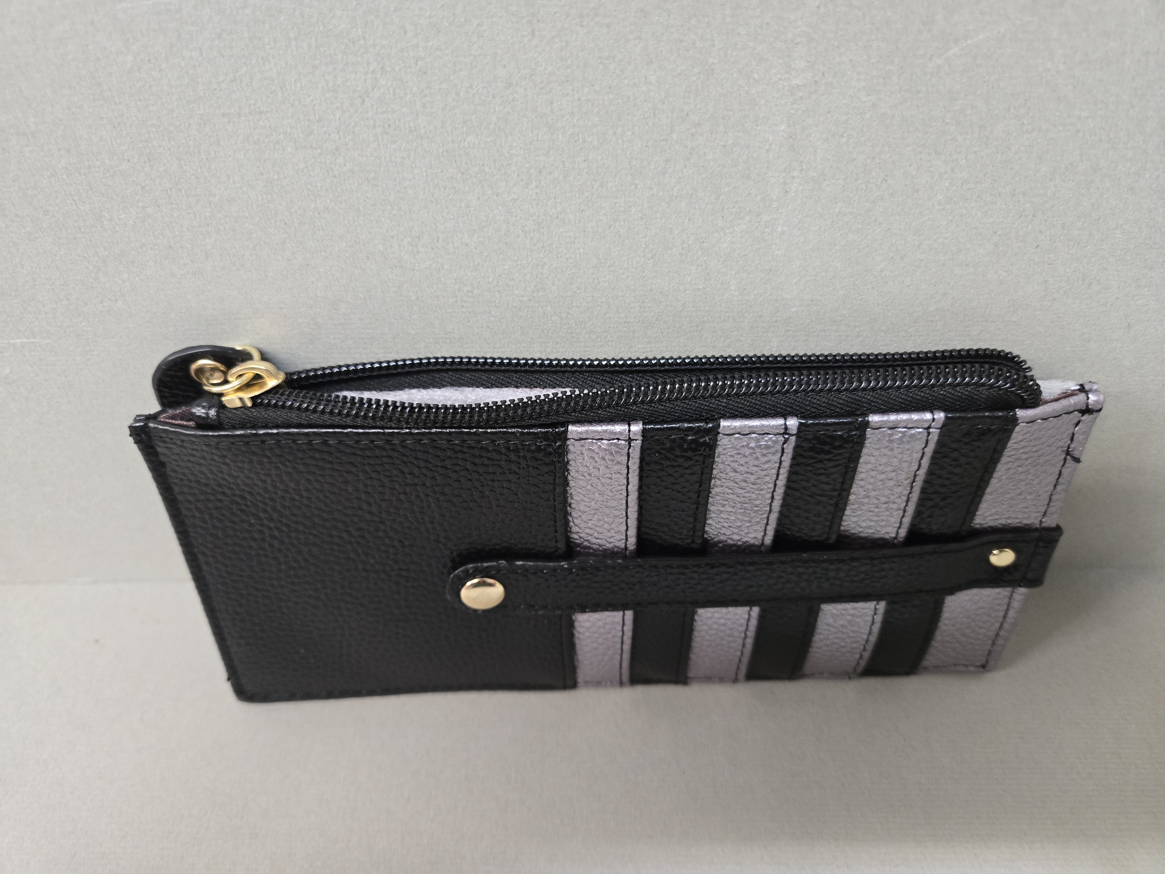 黑及銀色刺繡貓咪咭套及銀包兩用