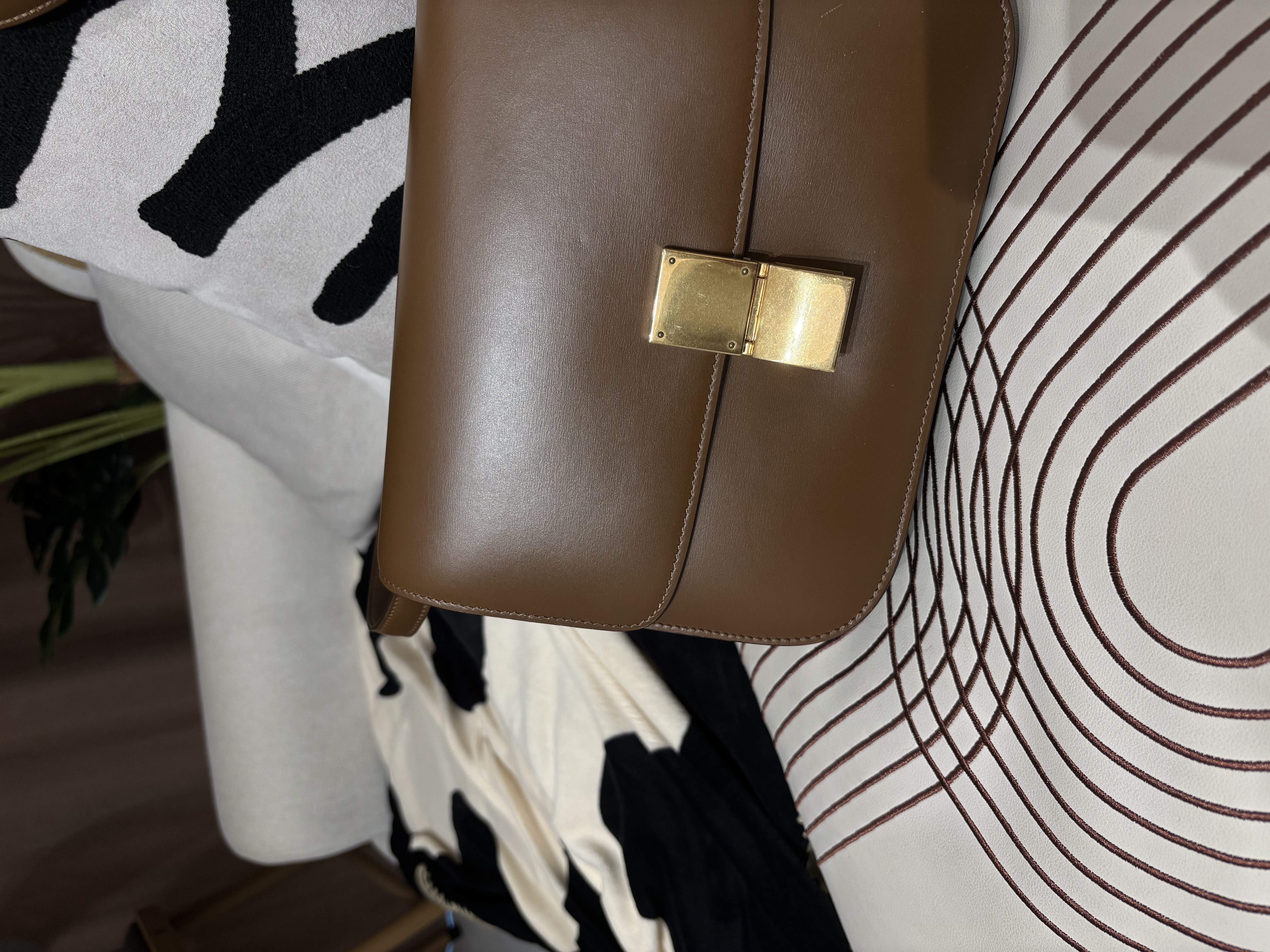 Celine Classic Box Crossbody Bag Calfskin Tan 100%Authentic, 
