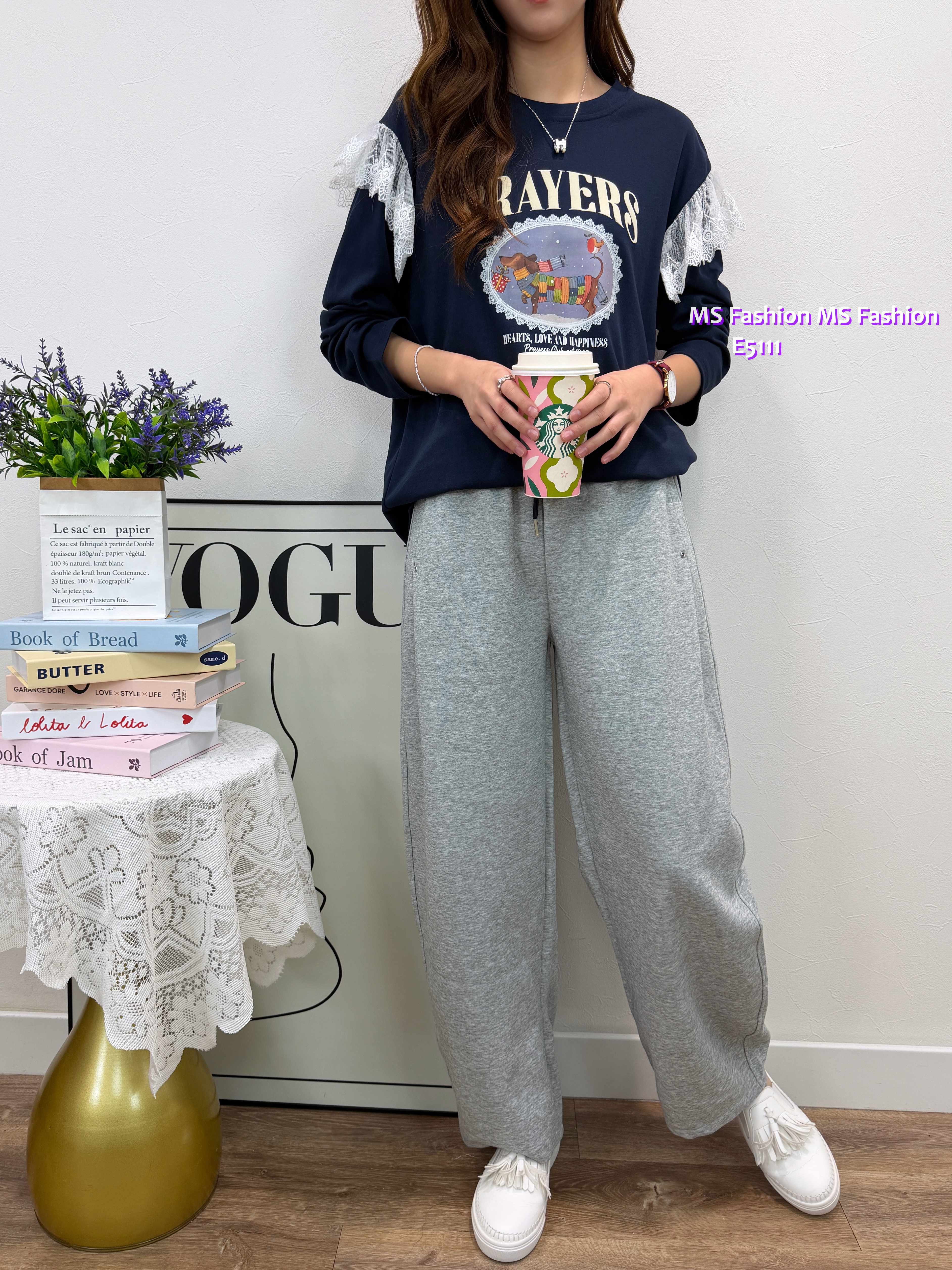 E5111 狗狗圖案袖lace top