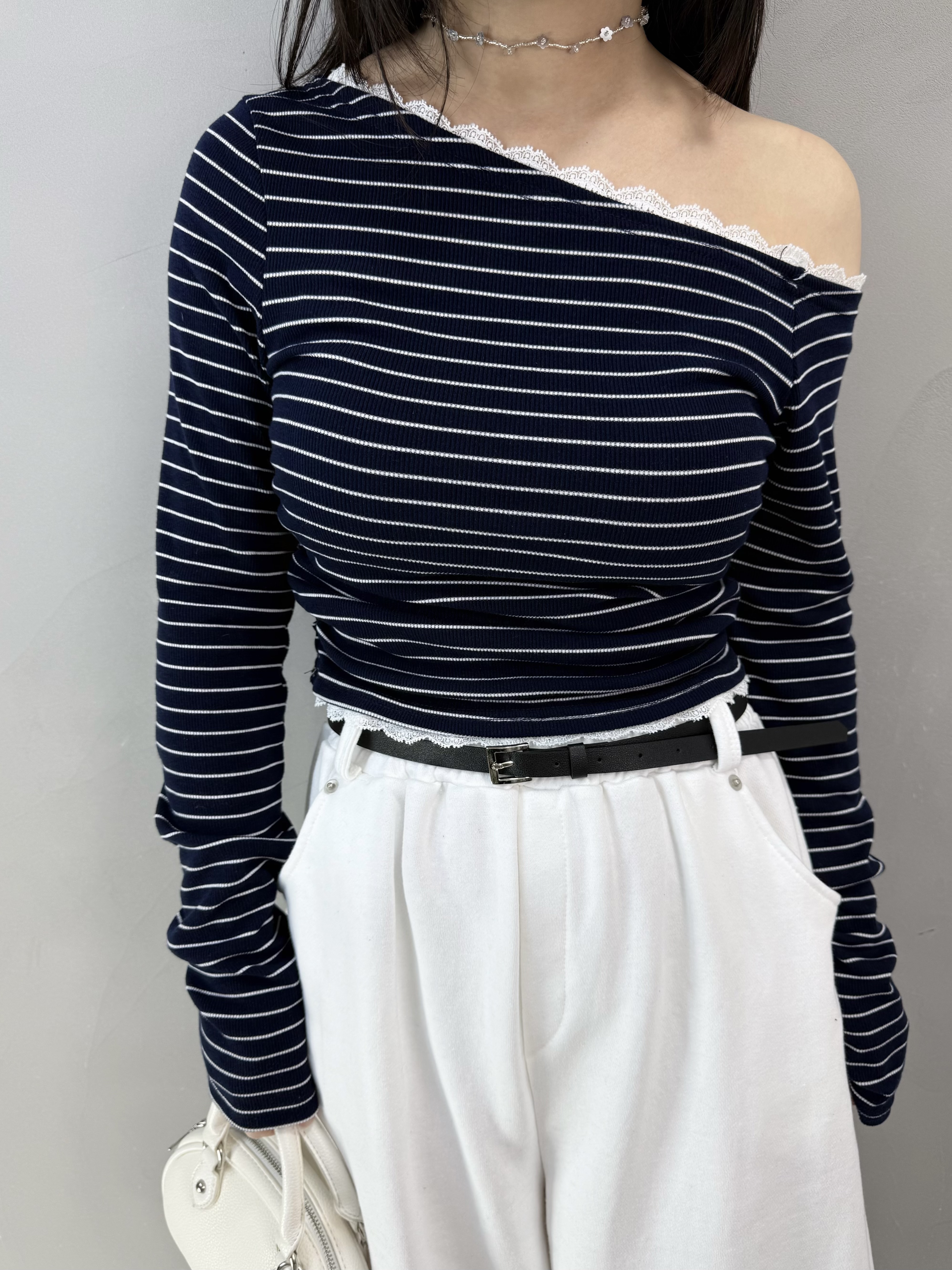 I80 Lace邊橫間露膊Tee