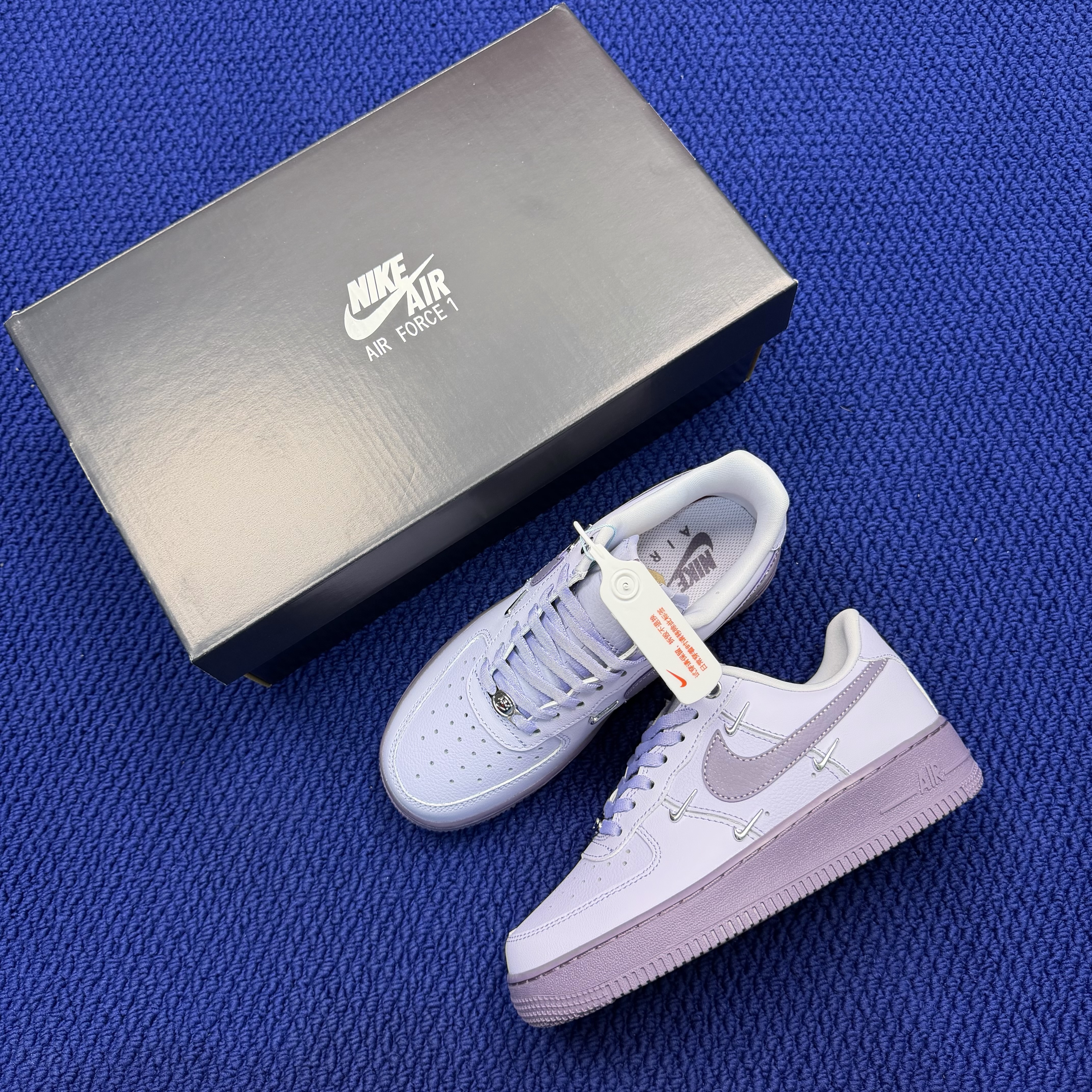 Nike Air Force 1 '07 LX IX5253-555