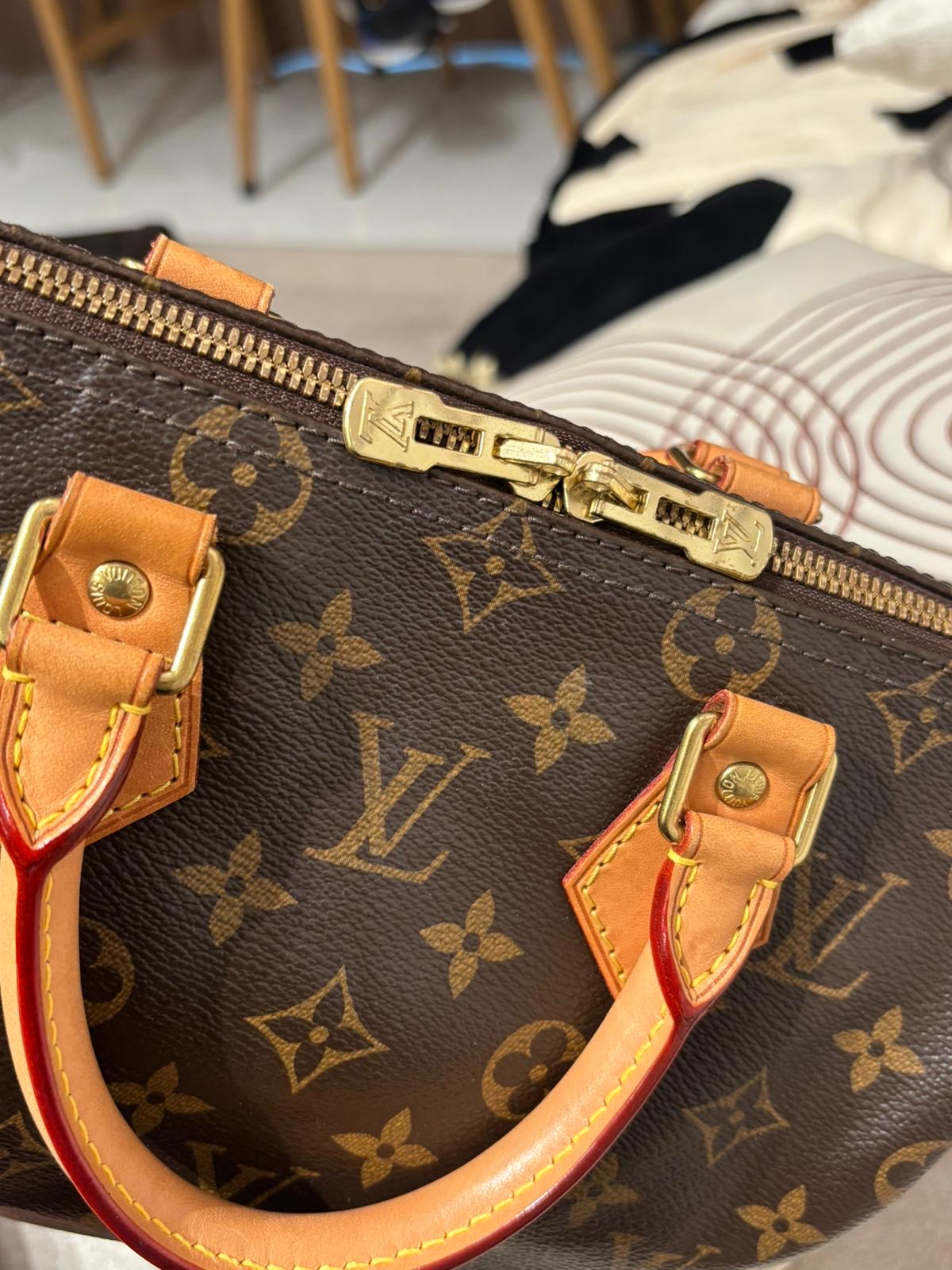 Lv Speedy Bandouliere 25 monogram  100%Authentic ,90%new ✅key lock✅dust bag