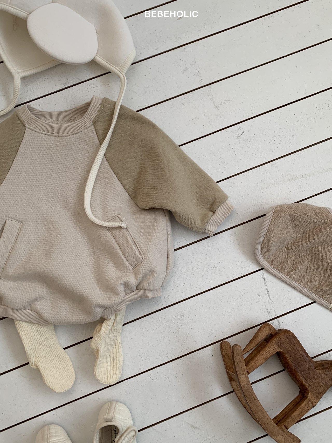 🌸預訂 韓國直送🌸🇰🇷BEBEHOLIC兩色拼色袖口袋長袖包屁衣