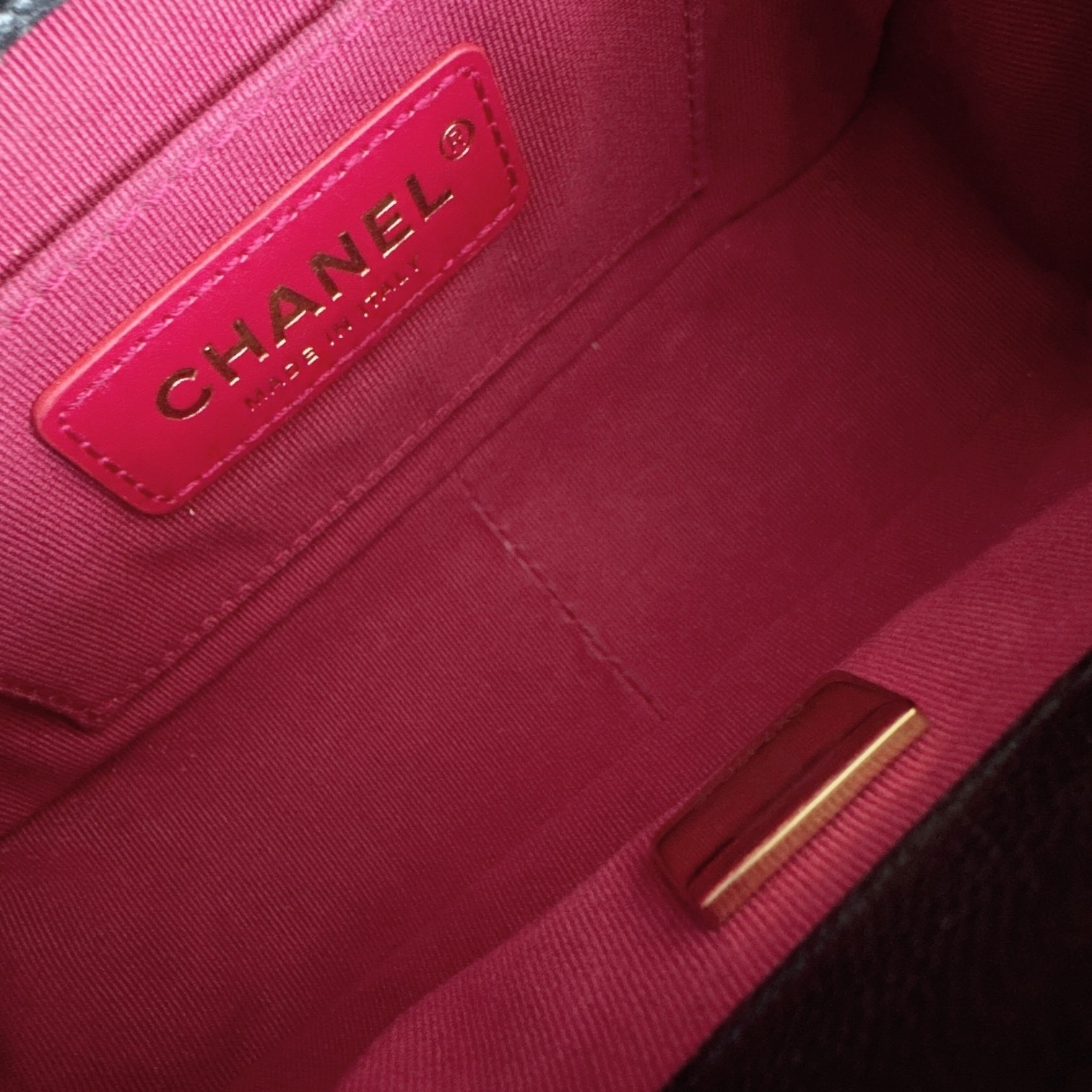 Chanel Caviar 22A 金幣鏈