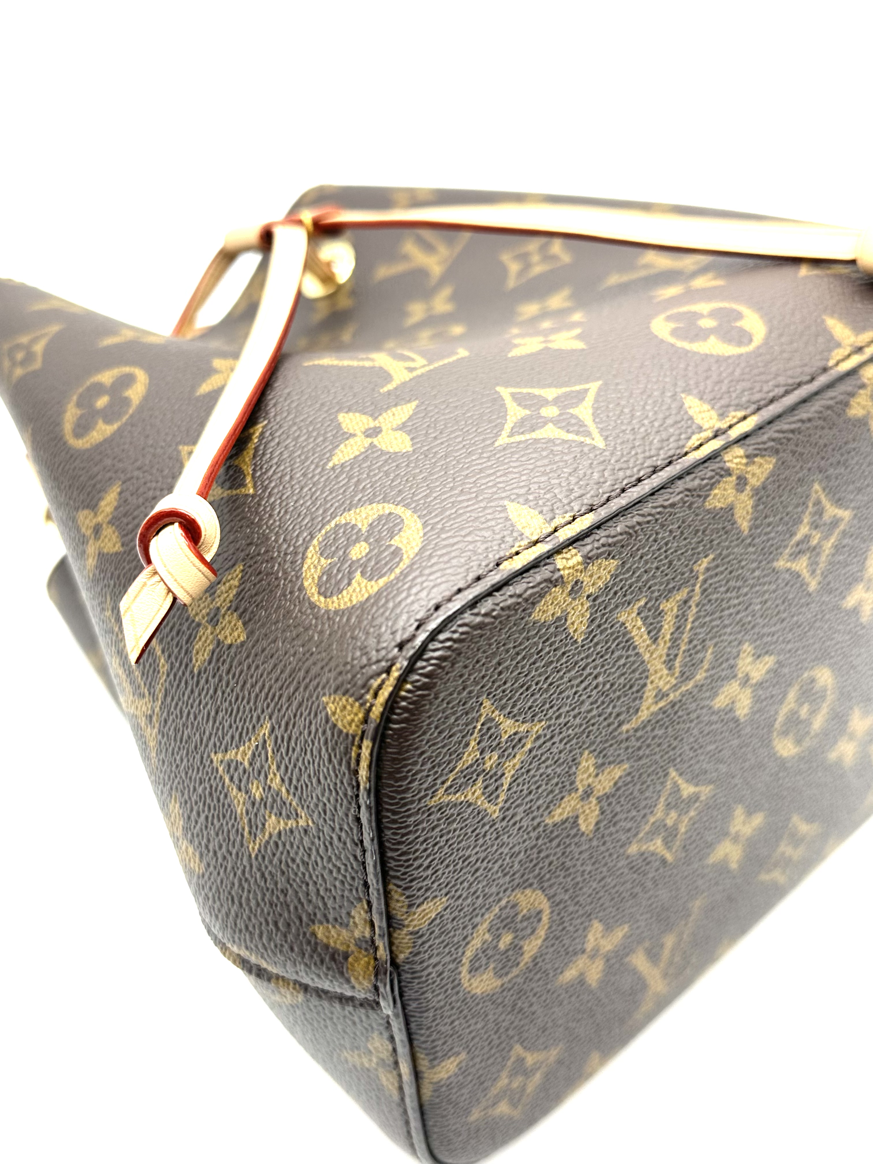Pre-Owned LV NéoNoé BB Bucket Bag / Product Code: 26040903