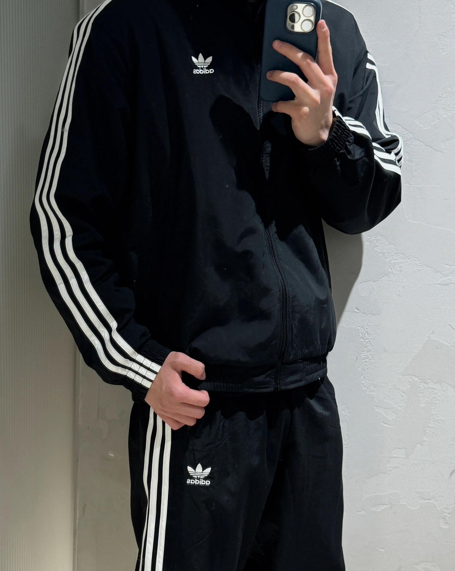 $128件。2件起$120件。Adidas韓系學院風外套