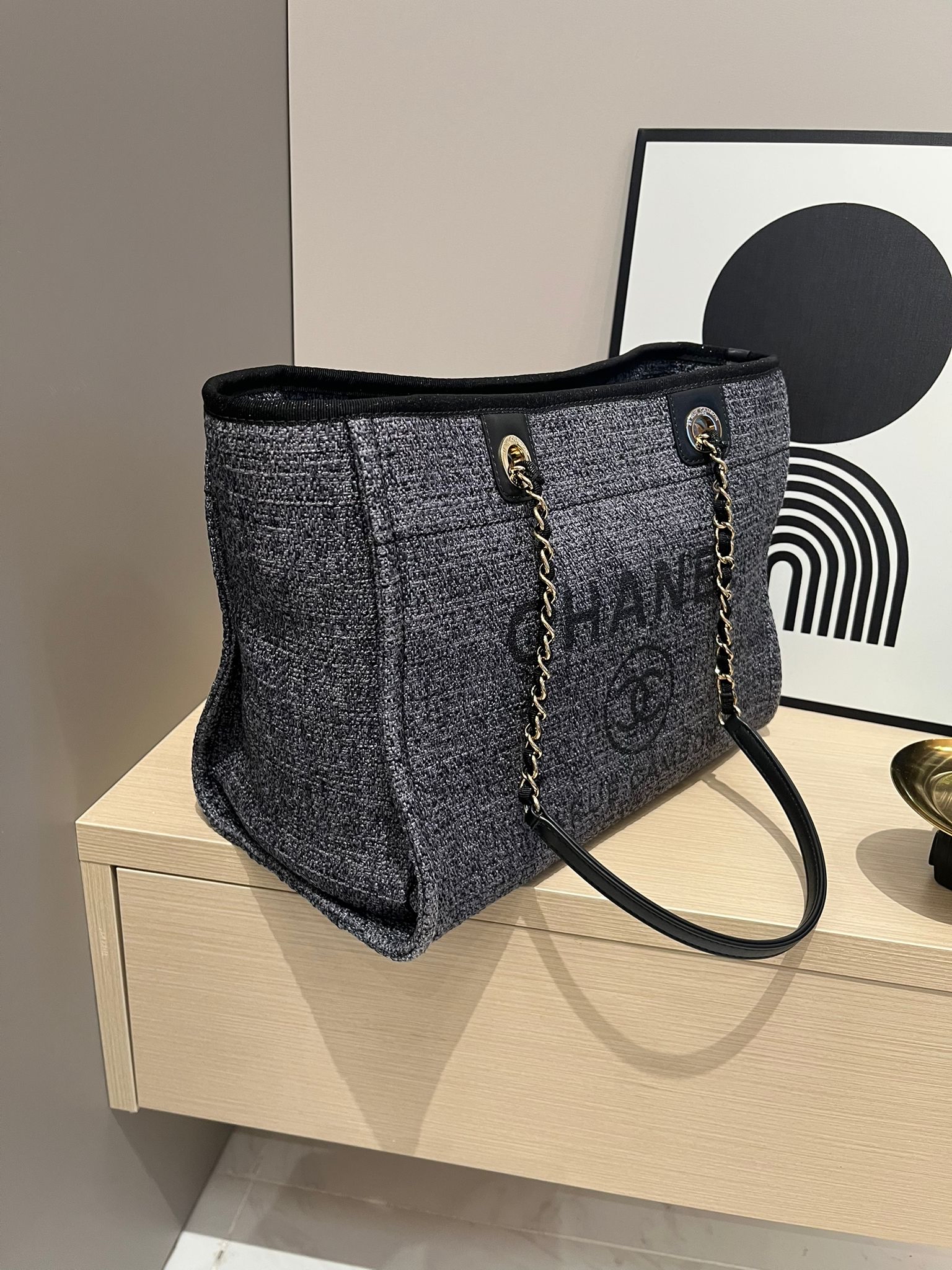 Chanel Deauville Medium 100%Authentic, 98%New ✅31Card ✅Dust bag 