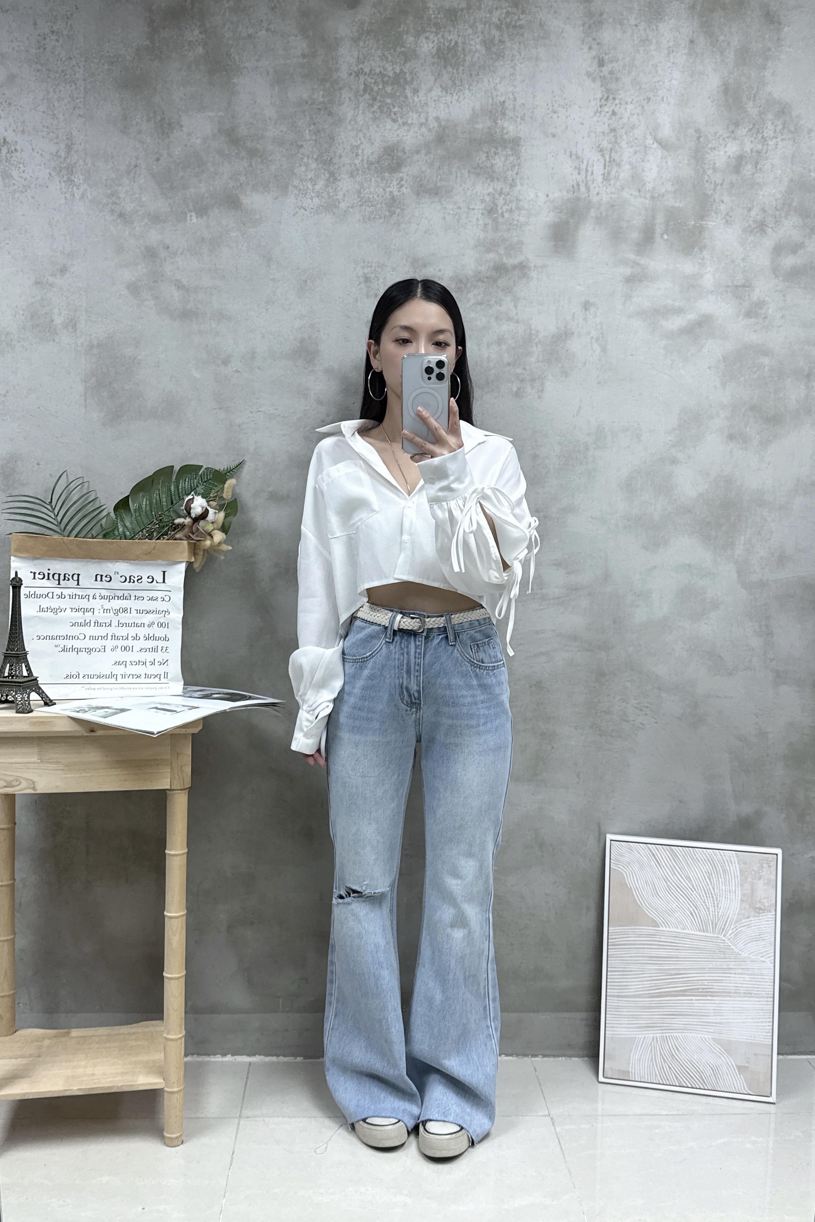 F14 介爛直腳喇叭牛仔褲（連Belt)