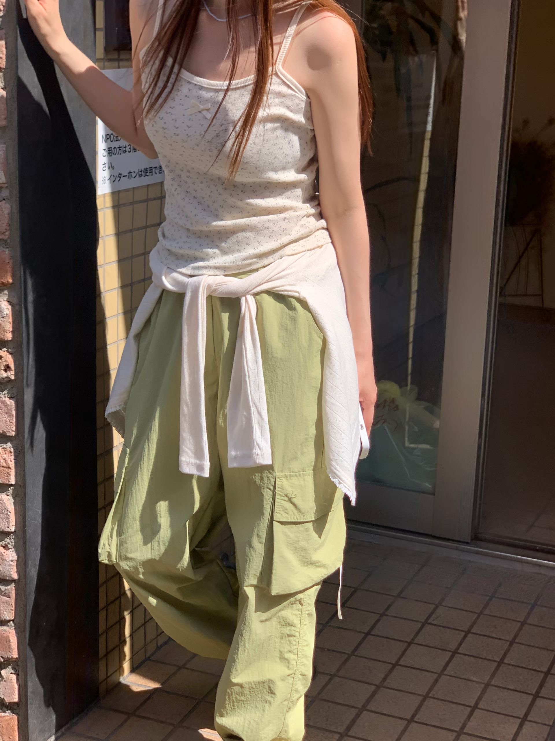 【 ♪ 春夏感直線提升🌼 |必備小碎花～鏤空蝴蝶結棉質吊帶背心💛】Floral Day Tank Top(三色入)