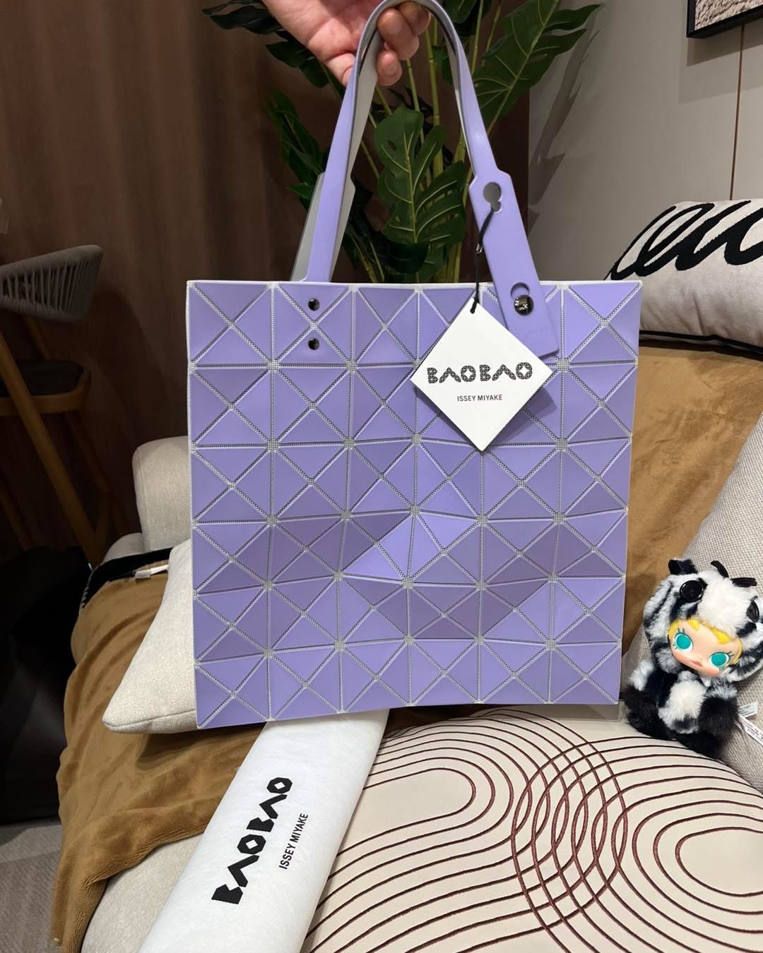 全新 Issey Miyake baobao tote LUCENT ONE-TONE ,100%Authentic ,unused全新未使用品 ✅收據  ✅證書✅dust bag