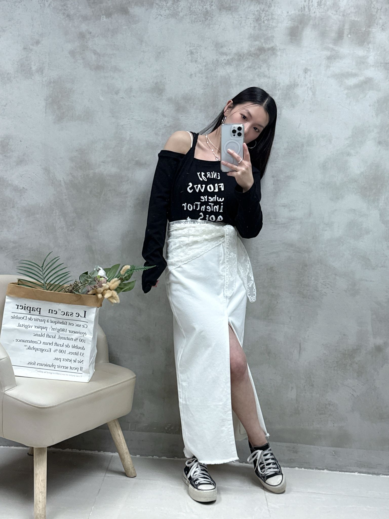 A10 扭結露膊英文字Top