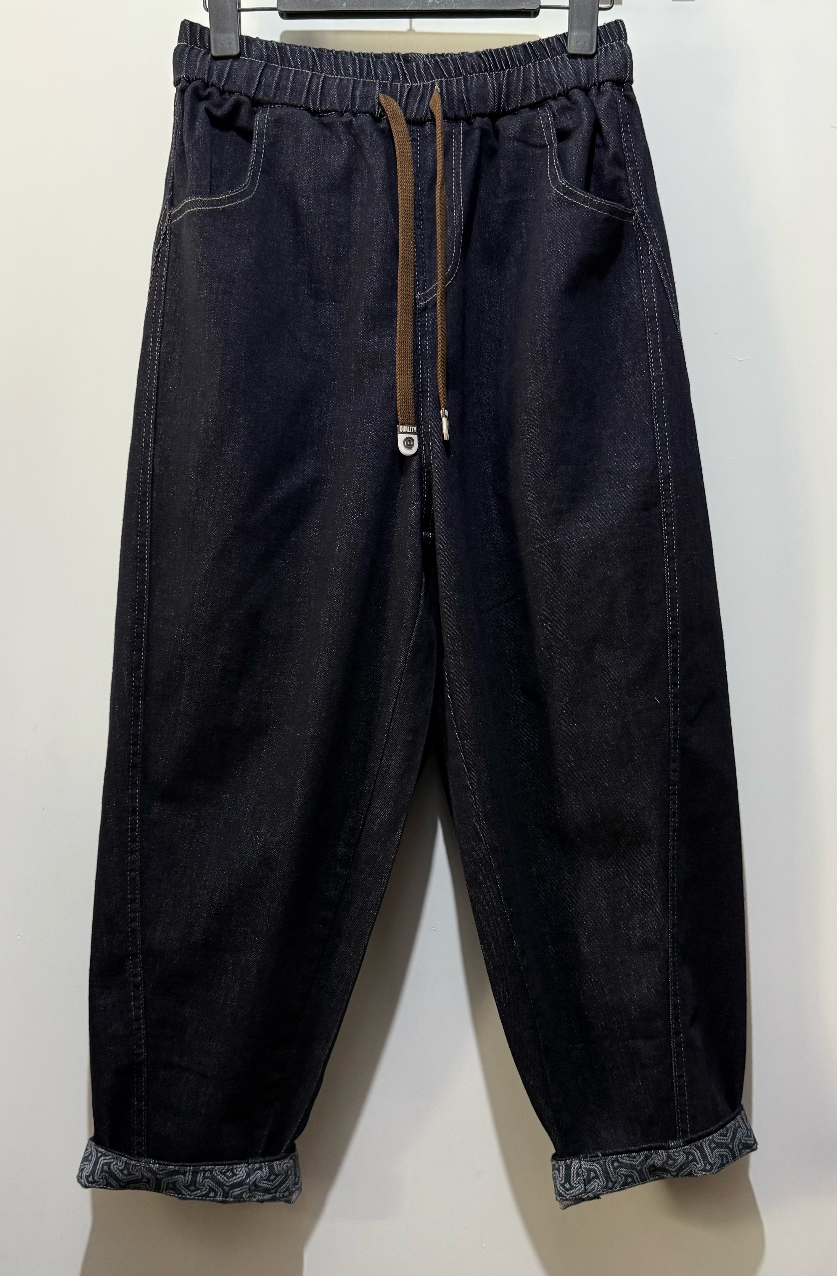 B00555 撞花紋腳邊牛仔褲