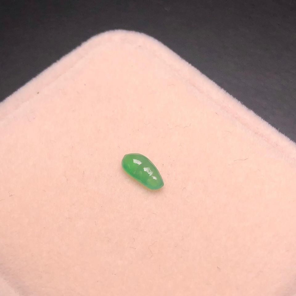 冰種滿綠翡翠福豆