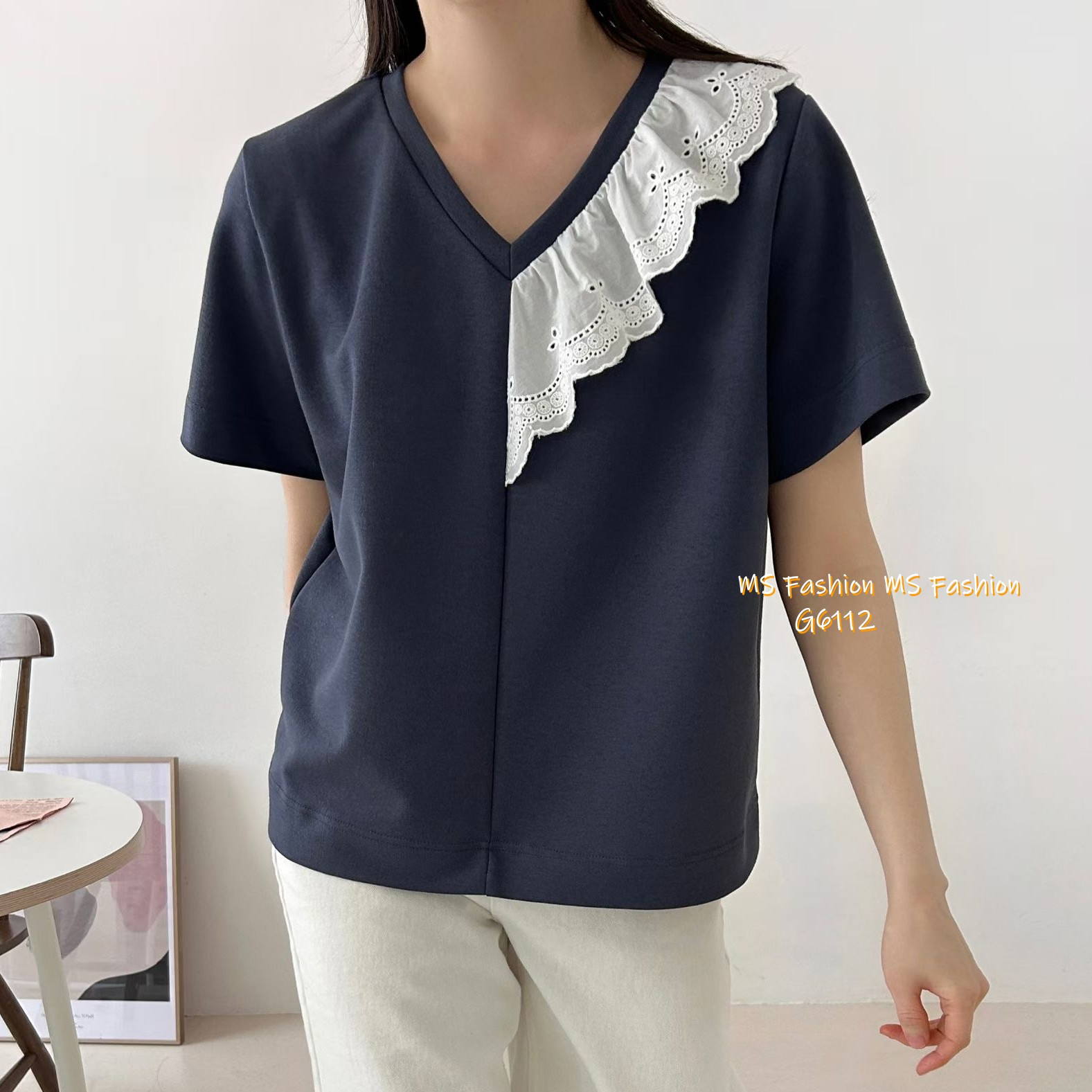  G6112 韓國🇰🇷V領通花ruffle top