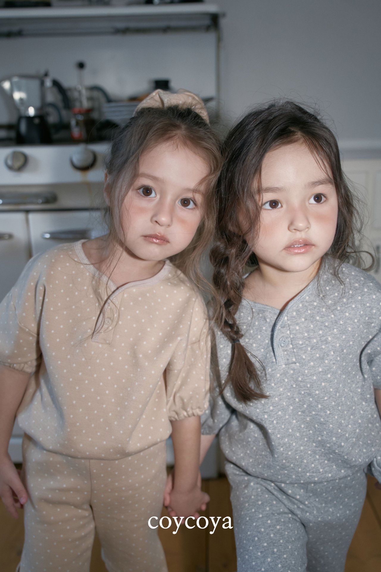 🌸預訂 韓國直送🌸🇰🇷COYCOYA兩色波點鈕扣短袖上衣