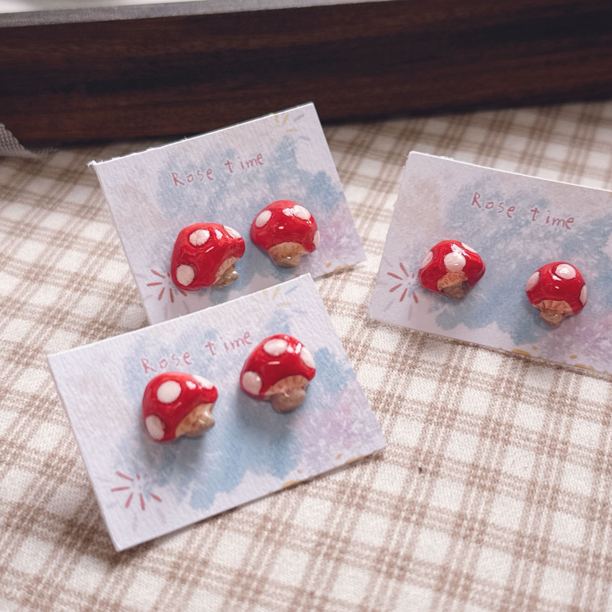 手繪 半立體紅蘑菇🍄耳釘 可改色