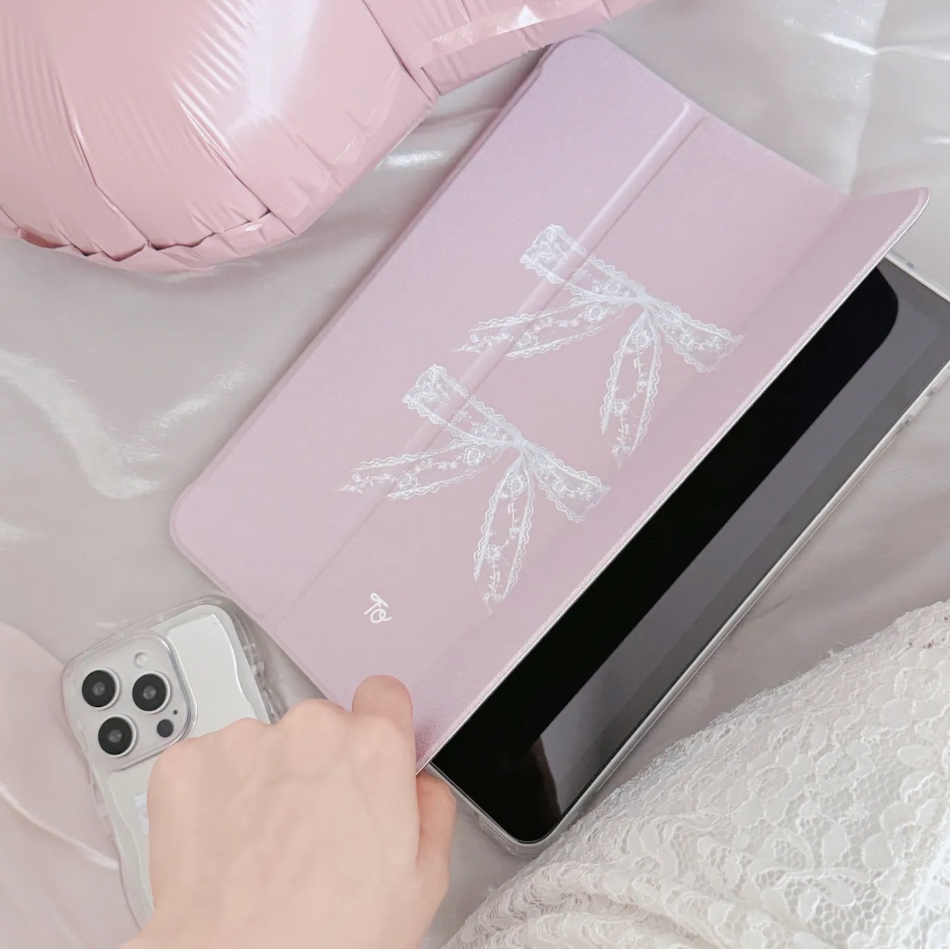 【Ballerina Lace Ribbon】透明磨砂書本式 iPad Case