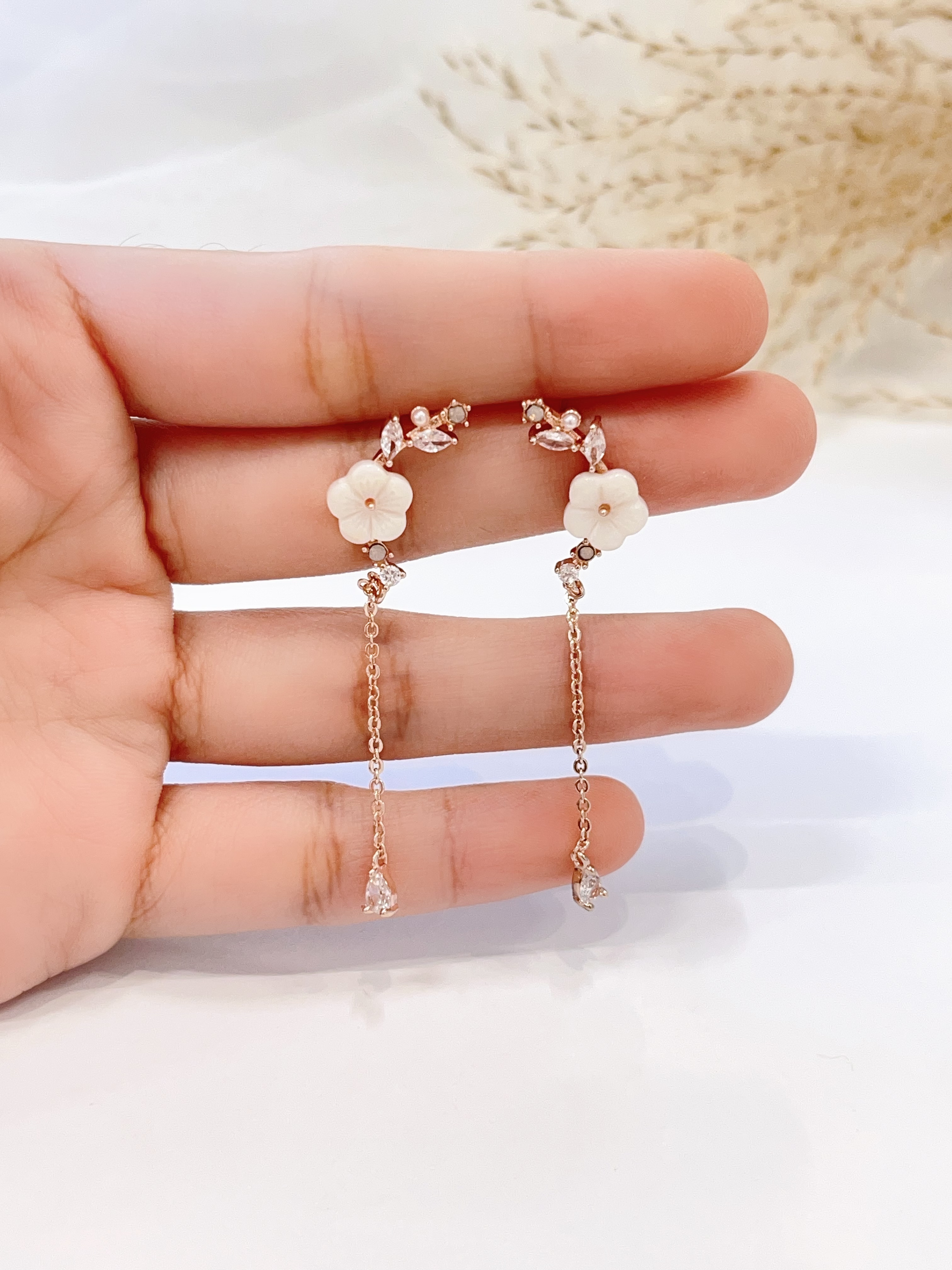 逛街必备温柔花花锆石流苏耳环