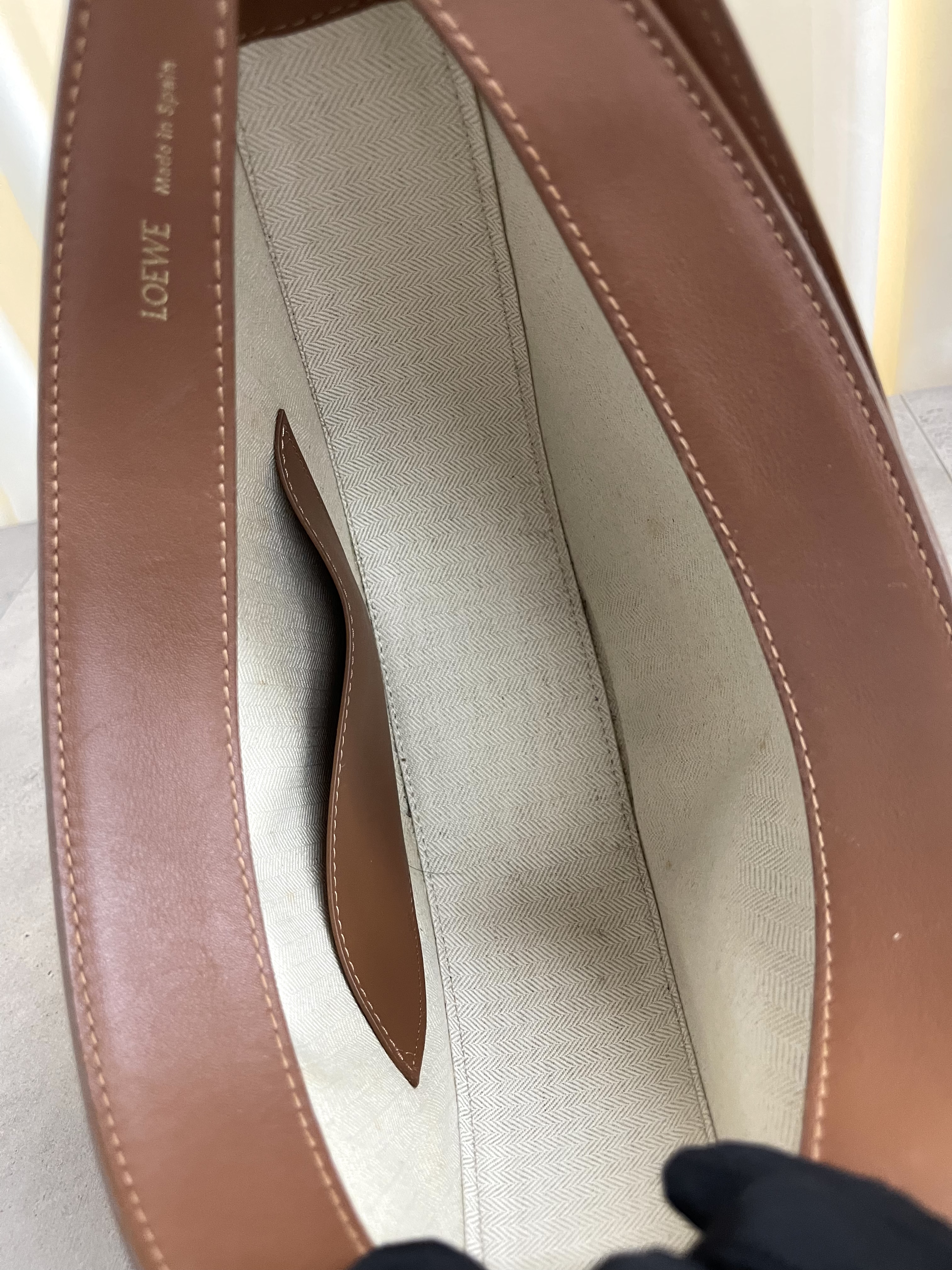 Pre-owned Loewe Luna Anagram shoulder bag/ Product Code: 26012405