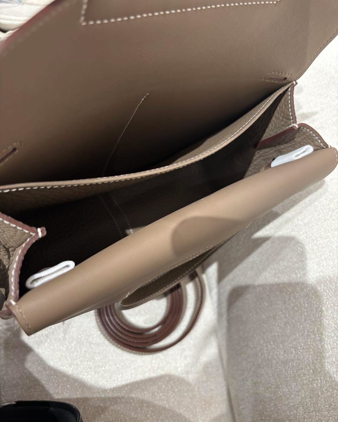 全新 Hermes halzan 25,STAMP W,大象灰銀扣 100%Authentic, 100%New全新貨品 ✅收據✅dust bag✅Box