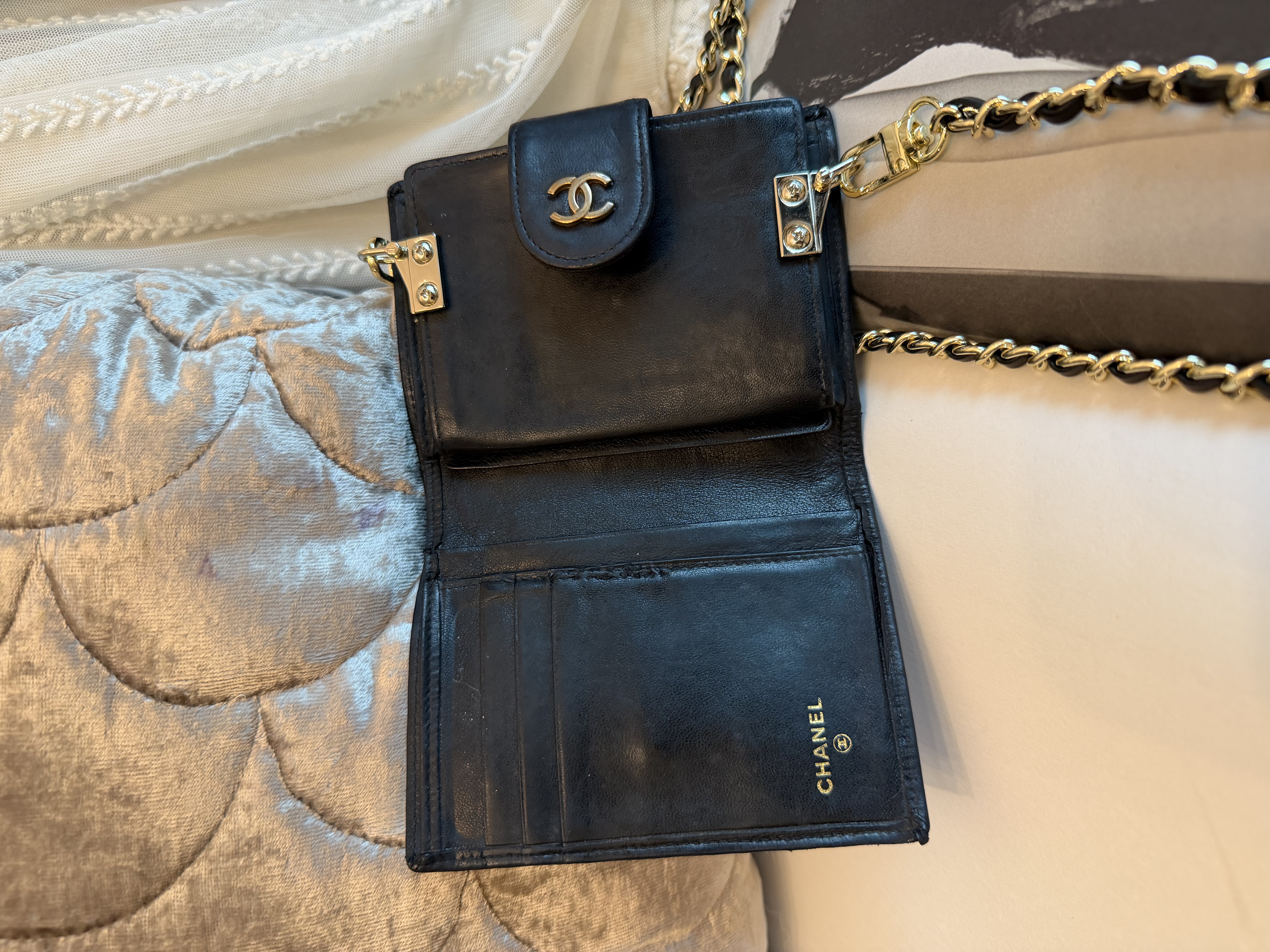 Vintage chanel black leather short wallet