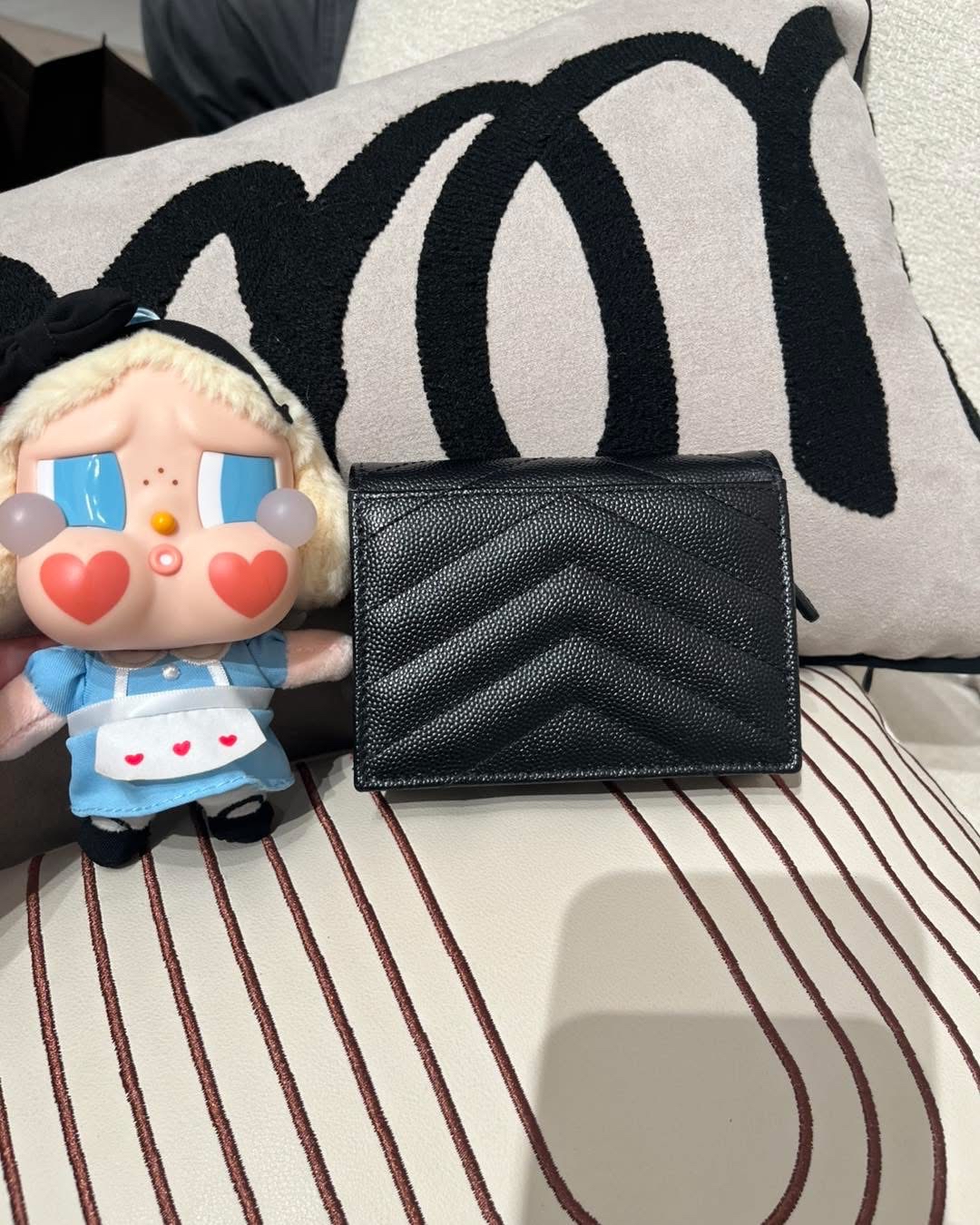 Ysl wallet 黑色魚子醬牛皮金扣 100%Authentic ,98%new✅dust bag 