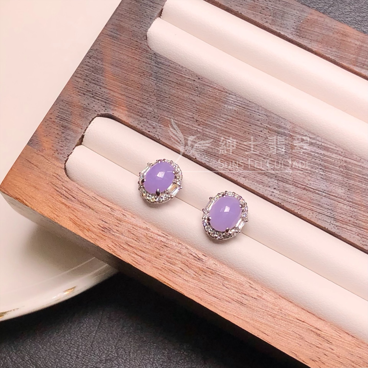 紫羅蘭蛋面鑲鑽耳環