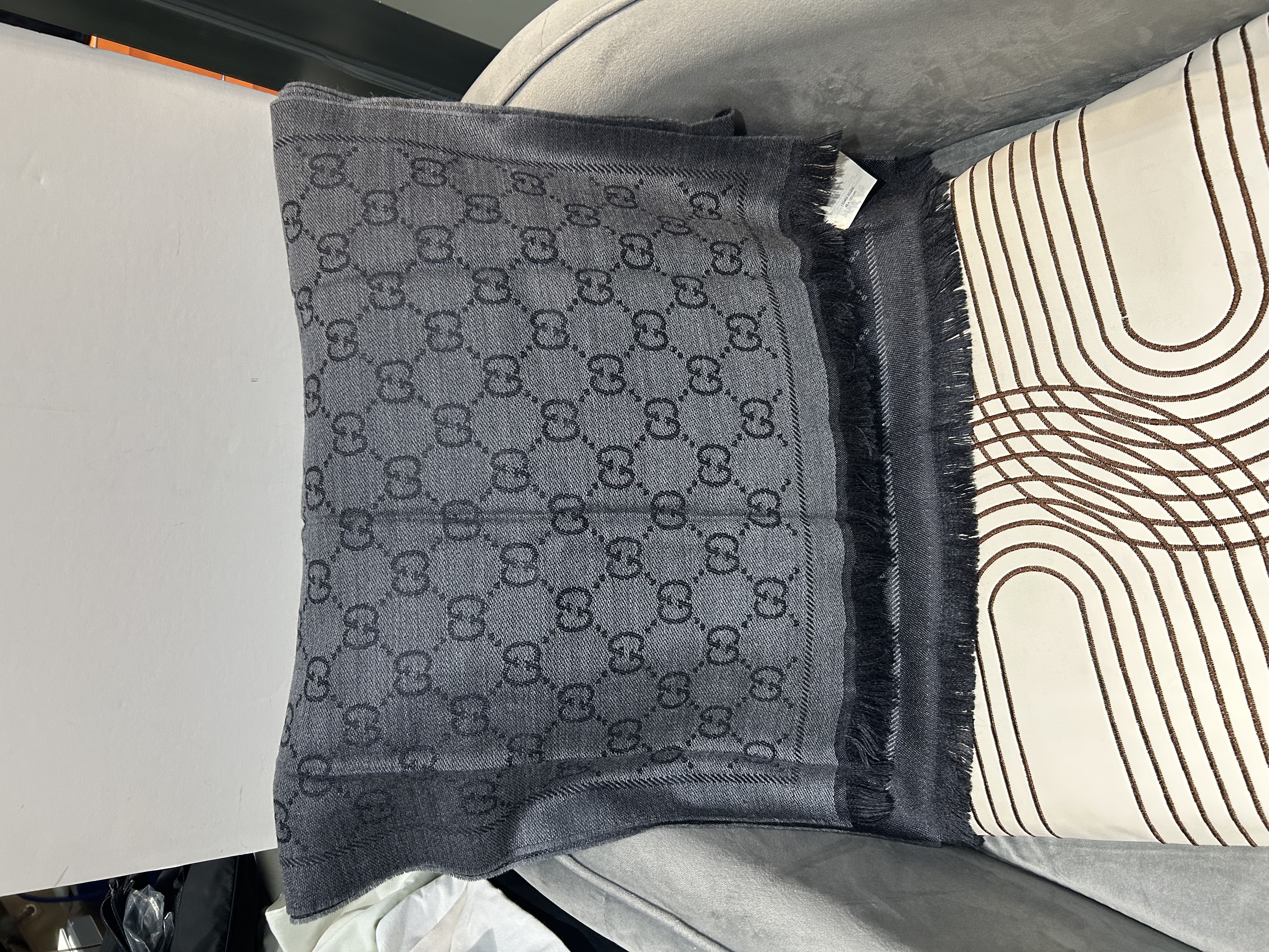 GUCCI Wool GG Monogram Scarf 133483 灰色羊毛頸巾 100%Authentic, 99%New