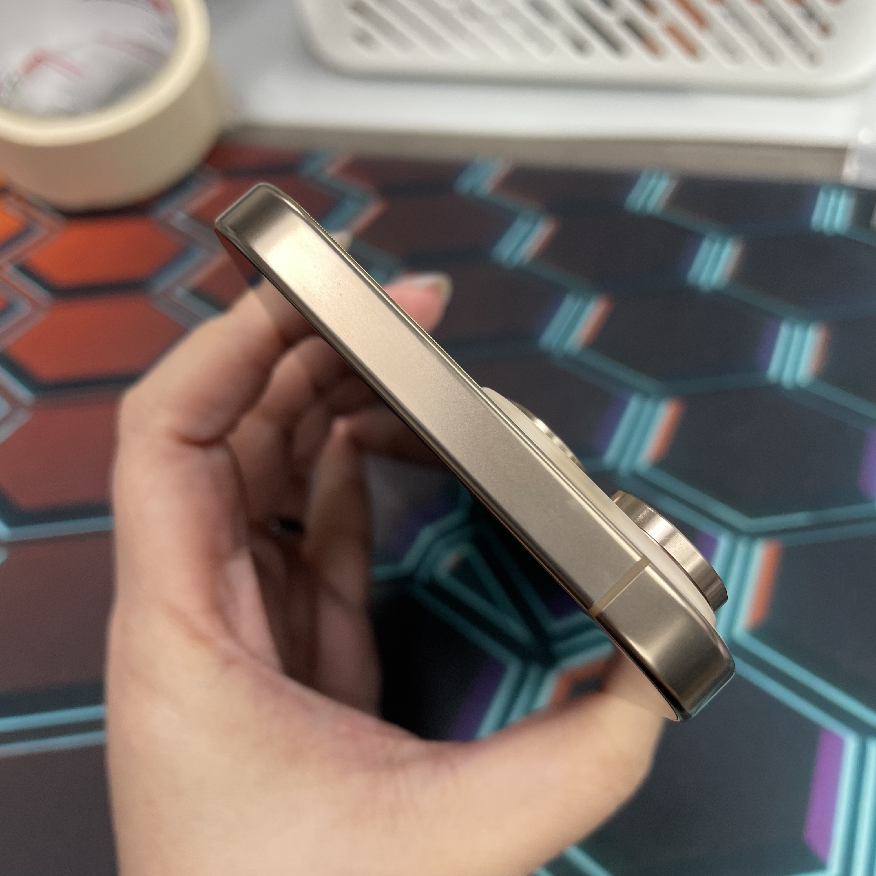 *7681 16 Pro max 完美機 256GB 電86 沙色 gold