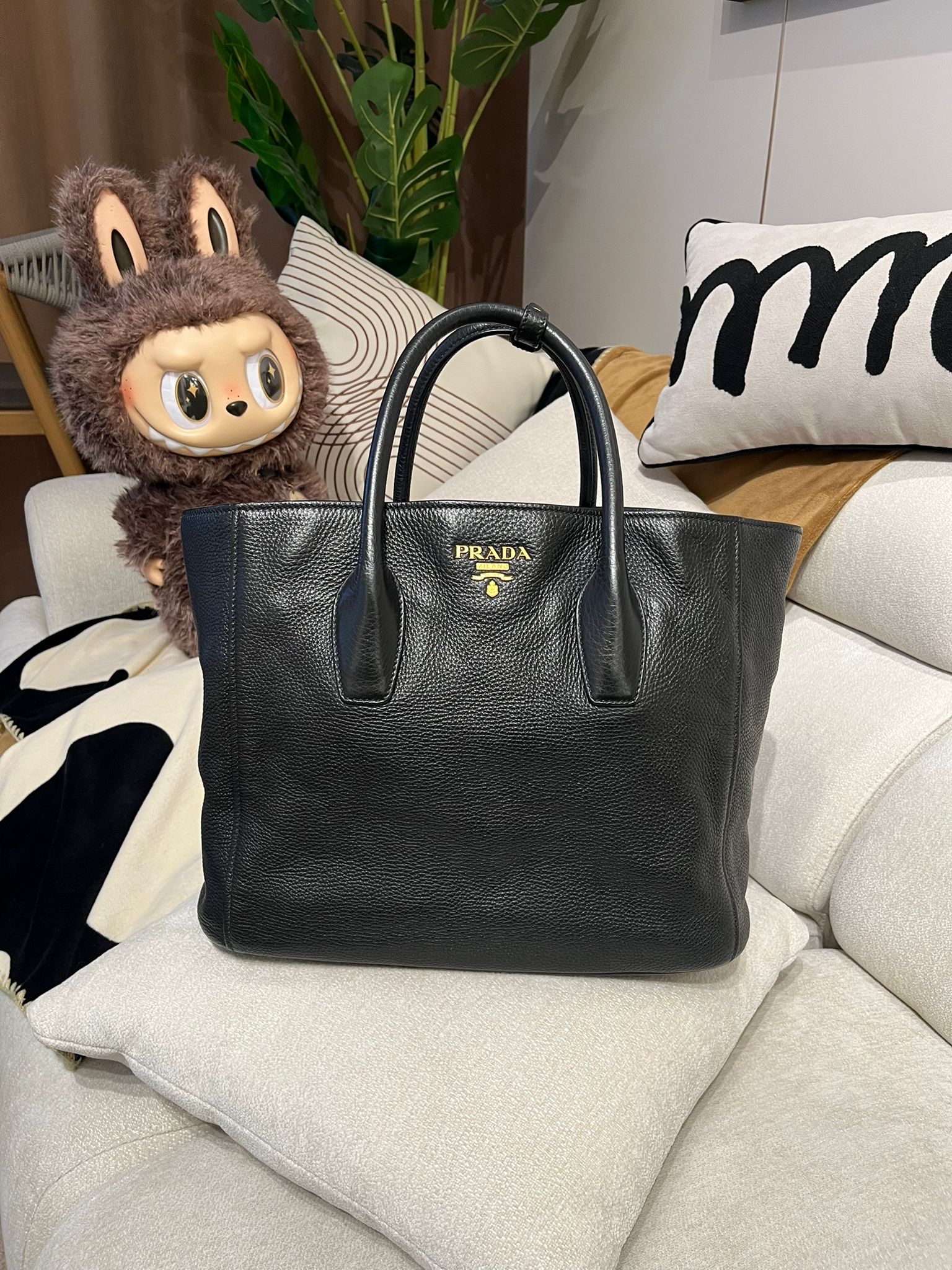 PRADA Vitello Daino Tote Bag 黑色牛皮100%Authentic, 95%new