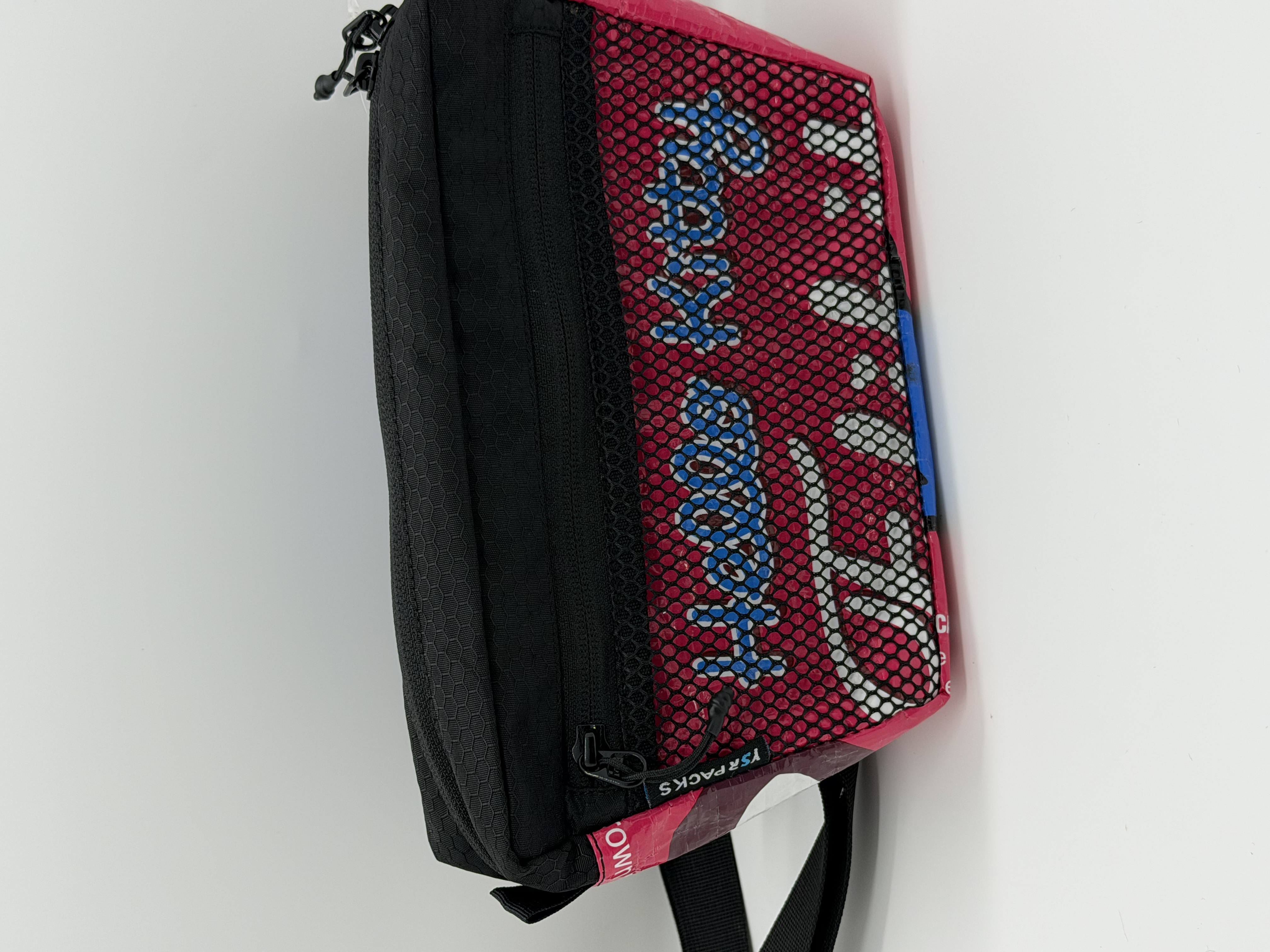 印尼品牌YSR Fanny bag 腰包 斜包 Hello Kitty字款 （沒有Hello Kitty圖案）