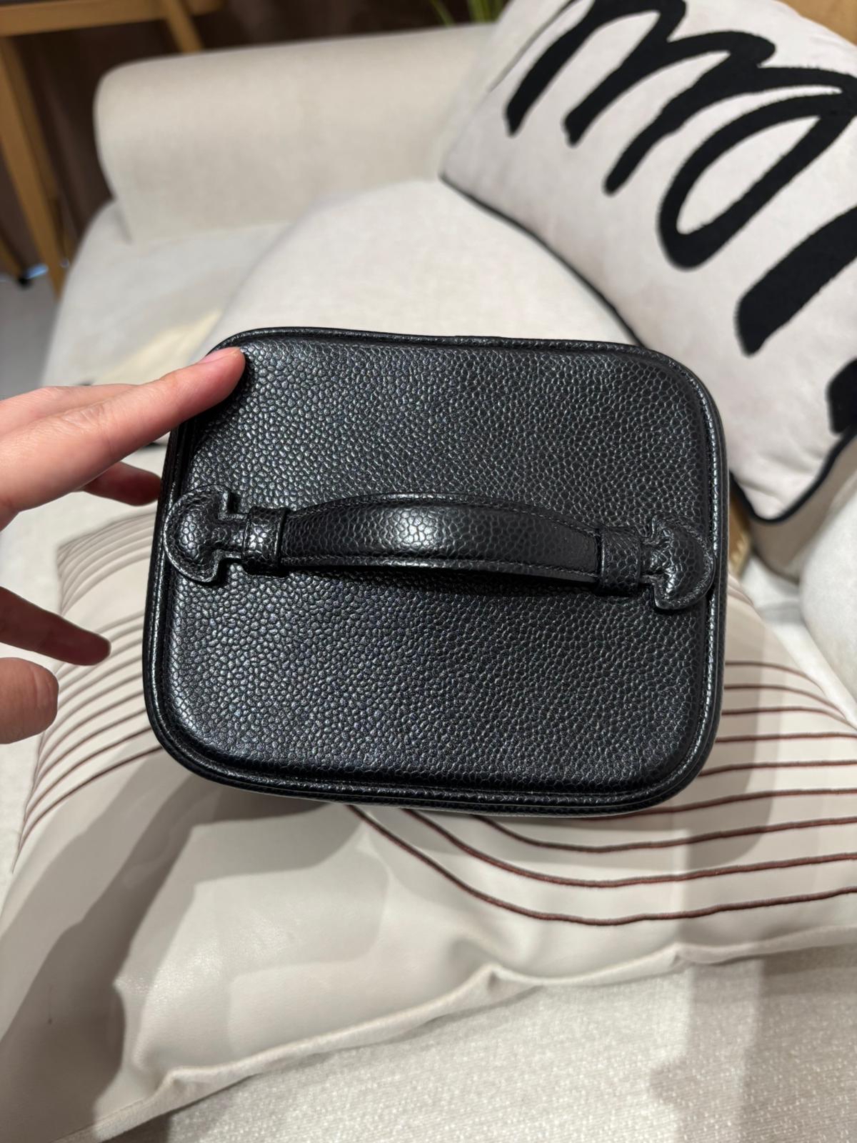 Chanel vanity Vintage 魚子醬牛皮金鏈中古化妝箱 100%Authentic ,95%new ✅7*CARD貼