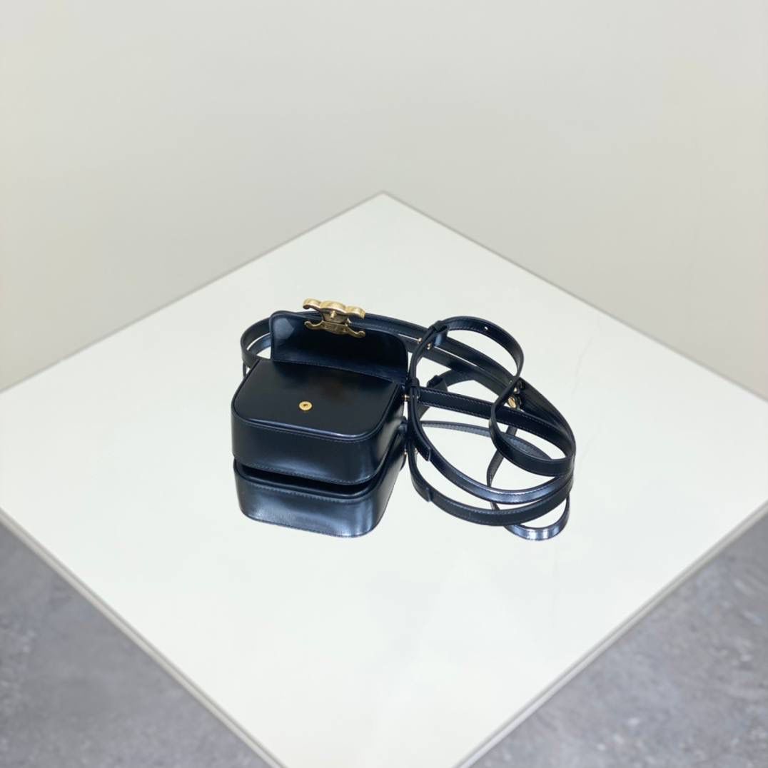 🔥大货实拍图 𝗖𝗘𝗟𝗜𝗡𝗘 ♥ 迷你凯旋门 型号：10I512 尺寸：11*8*4cm