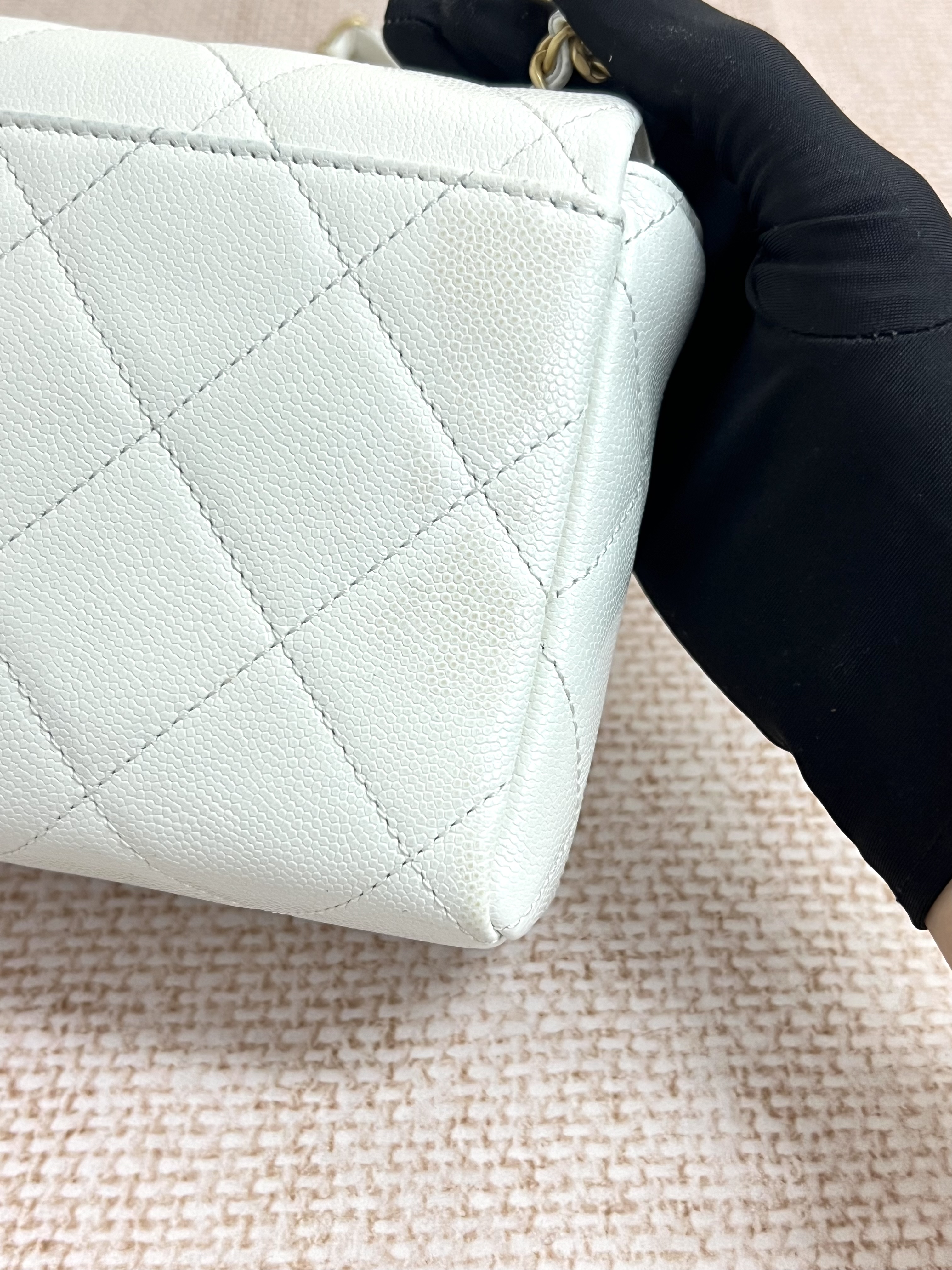 Pre-Owned CHANEL 19 Flap Bag / Product Code: 26042215